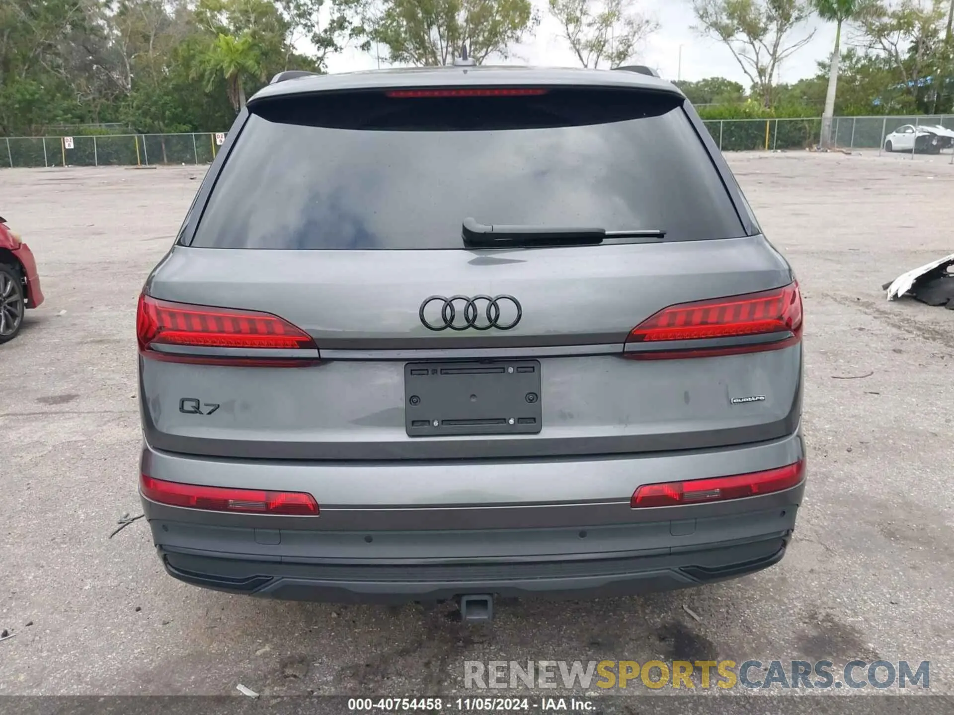 17 Photograph of a damaged car WA1VXBF7XPD026779 AUDI Q7 2023