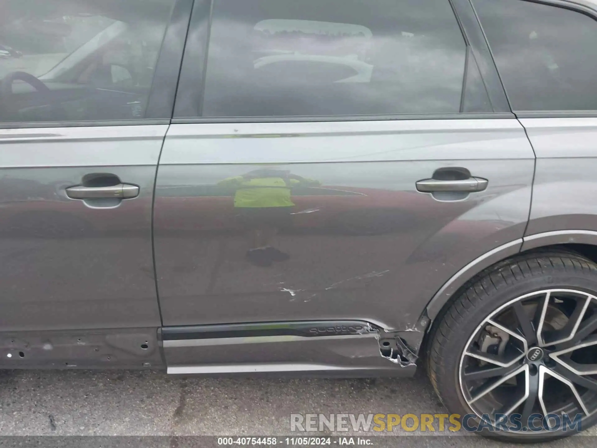 18 Photograph of a damaged car WA1VXBF7XPD026779 AUDI Q7 2023