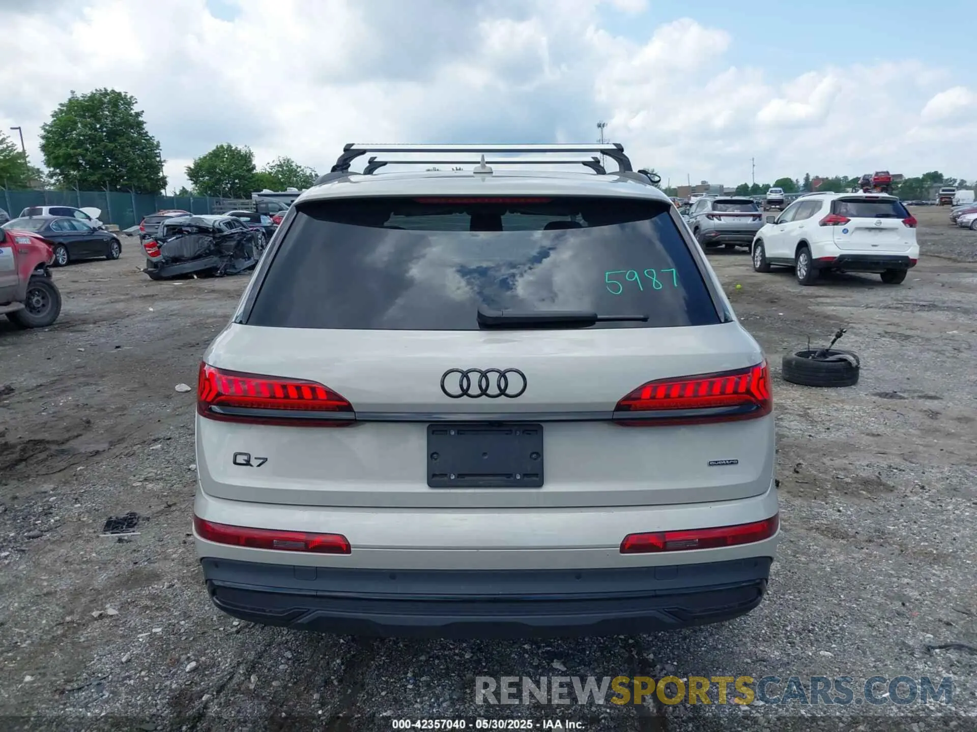 17 Photograph of a damaged car WA1LCBF70RD001587 AUDI Q7 2024