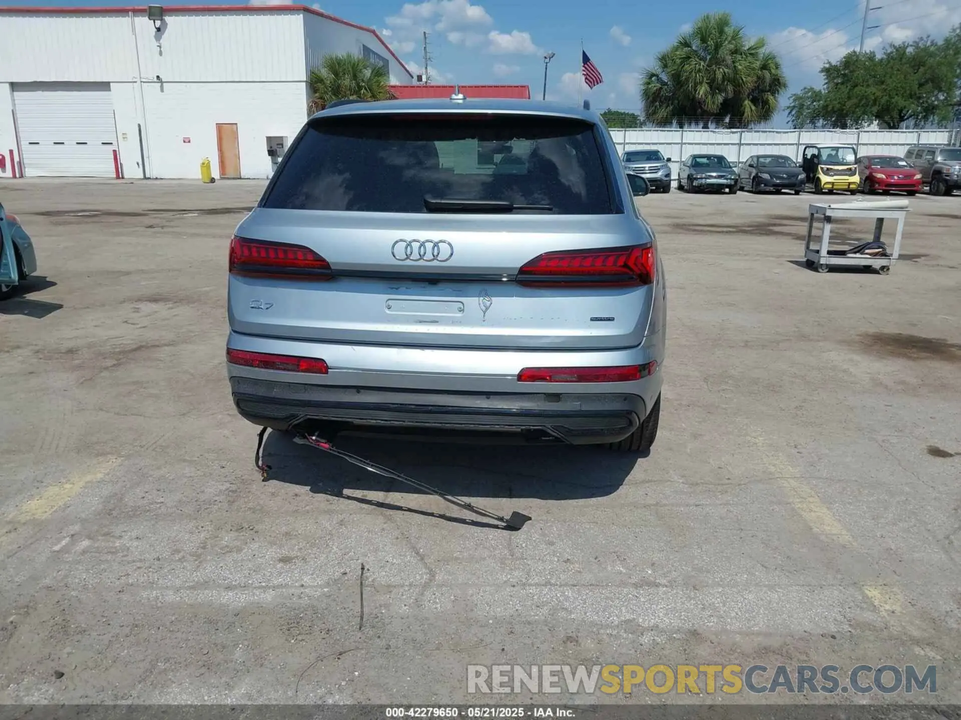 17 Photograph of a damaged car WA1LCBF72RD001512 AUDI Q7 2024