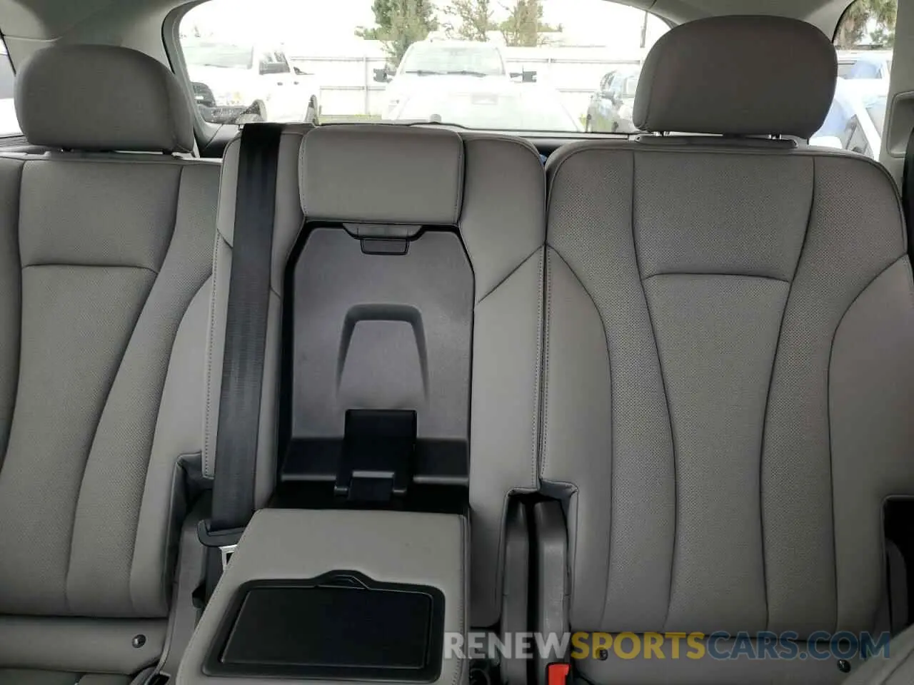 10 Photograph of a damaged car WA1LCBF74RD009644 AUDI Q7 2024