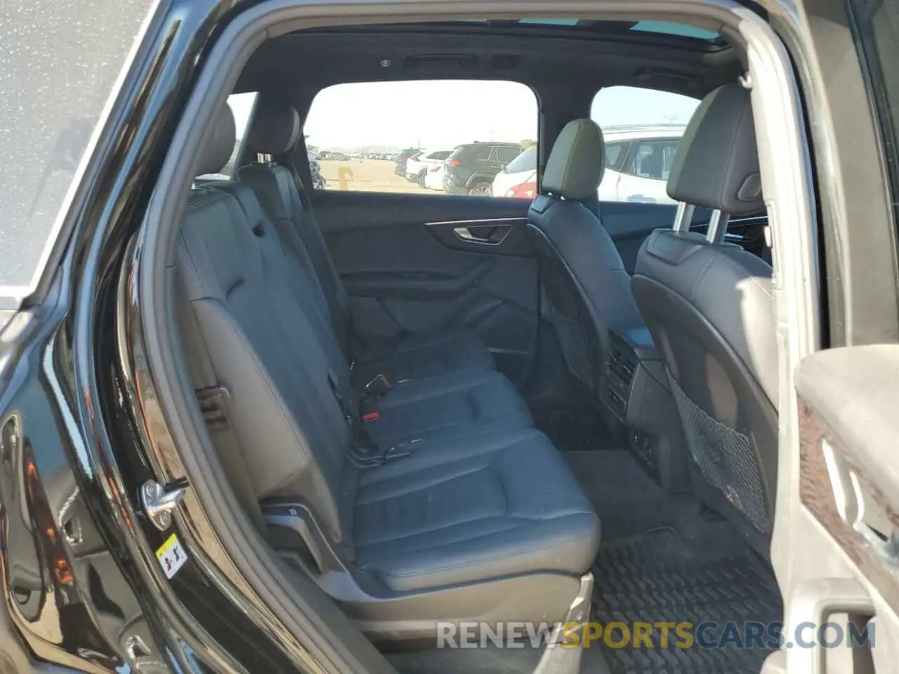 10 Photograph of a damaged car WA1LCBF75RD004677 AUDI Q7 2024