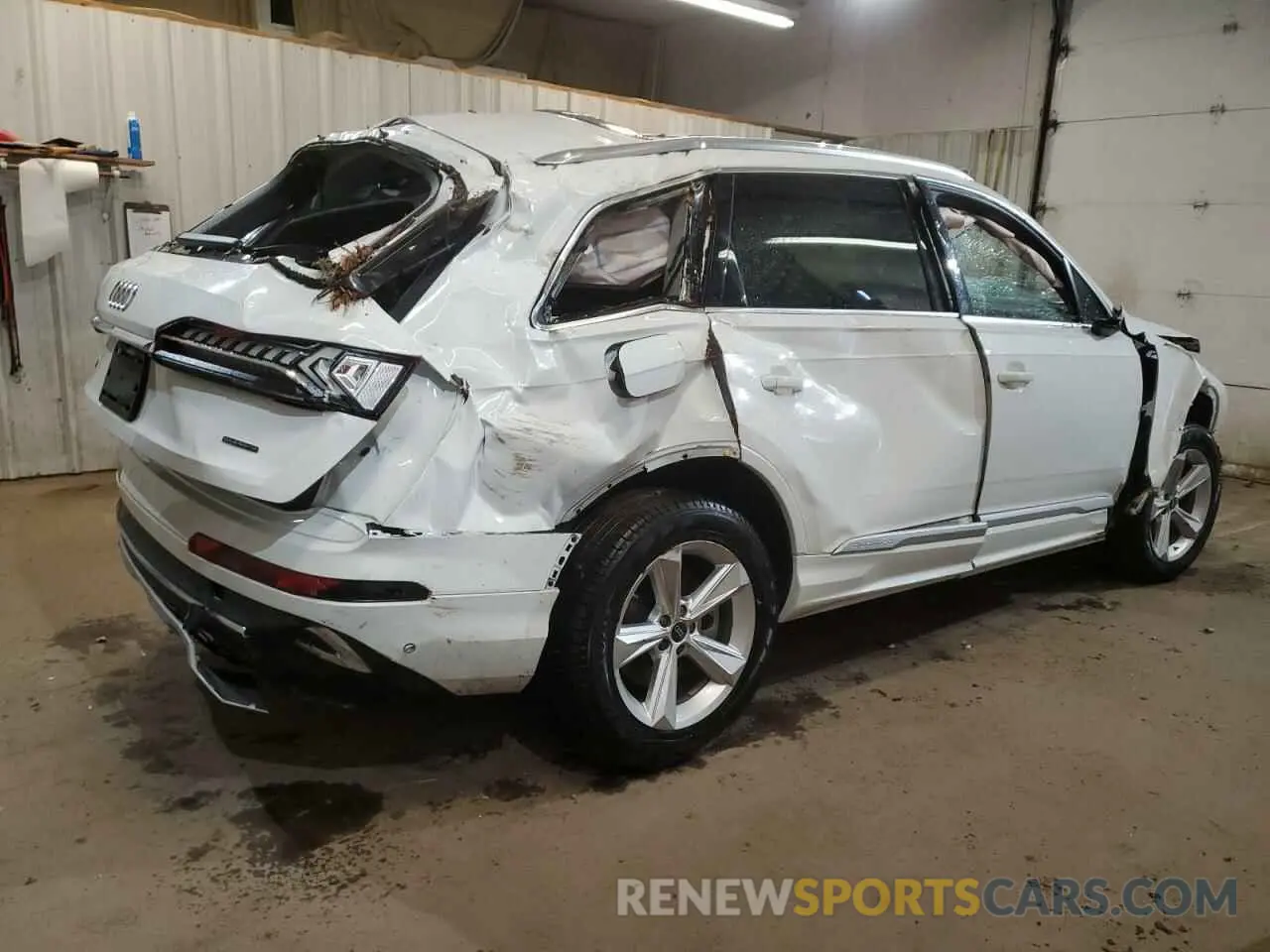 3 Photograph of a damaged car WA1LCBF79RD005864 AUDI Q7 2024