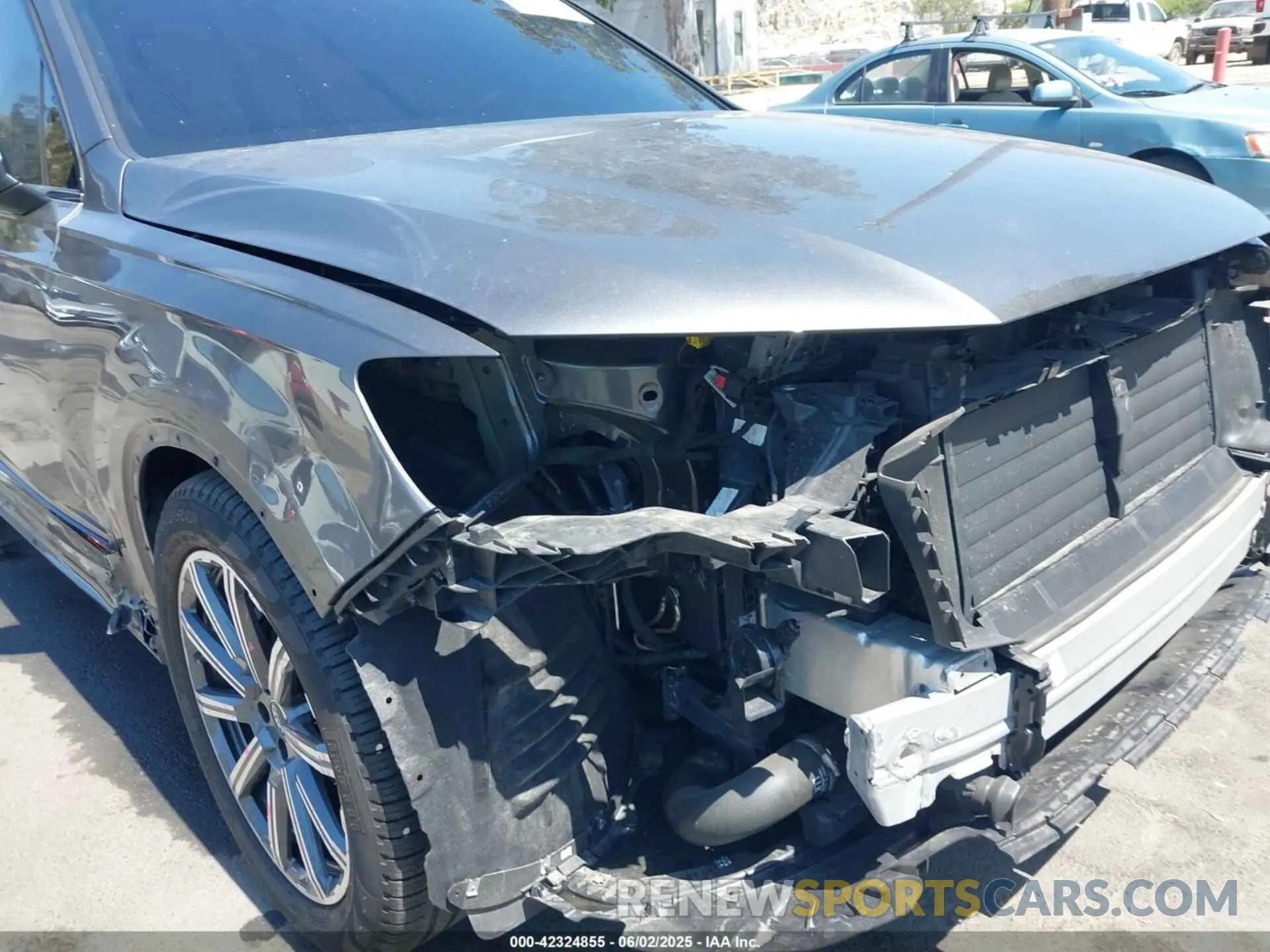 19 Photograph of a damaged car WA1LCBF7XRD002858 AUDI Q7 2024