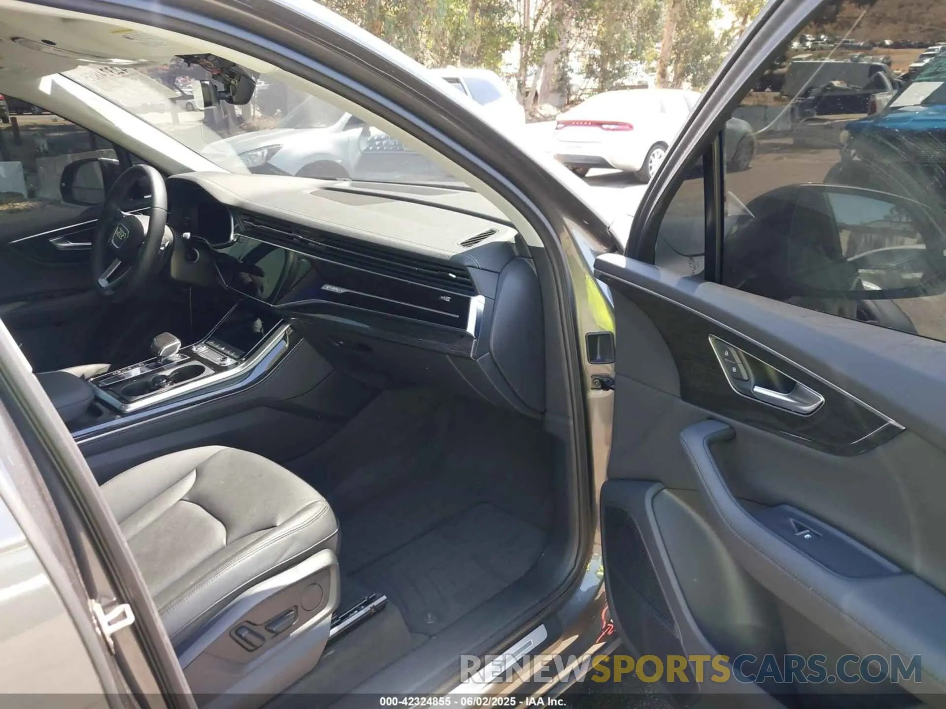 5 Photograph of a damaged car WA1LCBF7XRD002858 AUDI Q7 2024