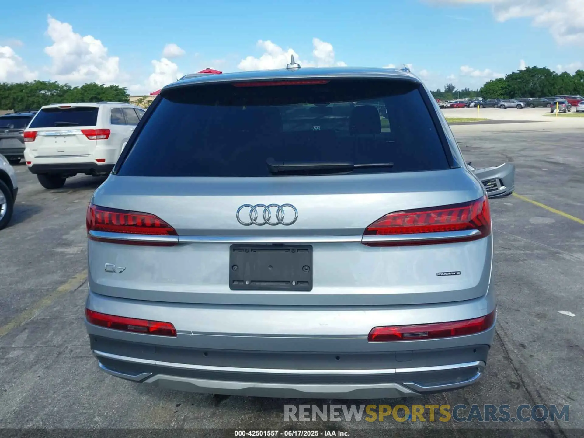 17 Photograph of a damaged car WA1LXBF72RD006200 AUDI Q7 2024
