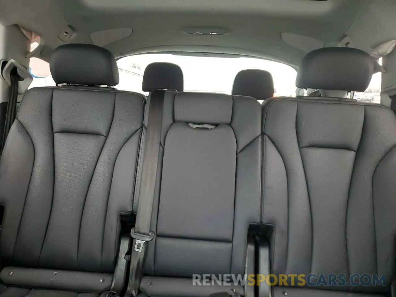 10 Photograph of a damaged car WA1VXBF71RD009405 AUDI Q7 2024