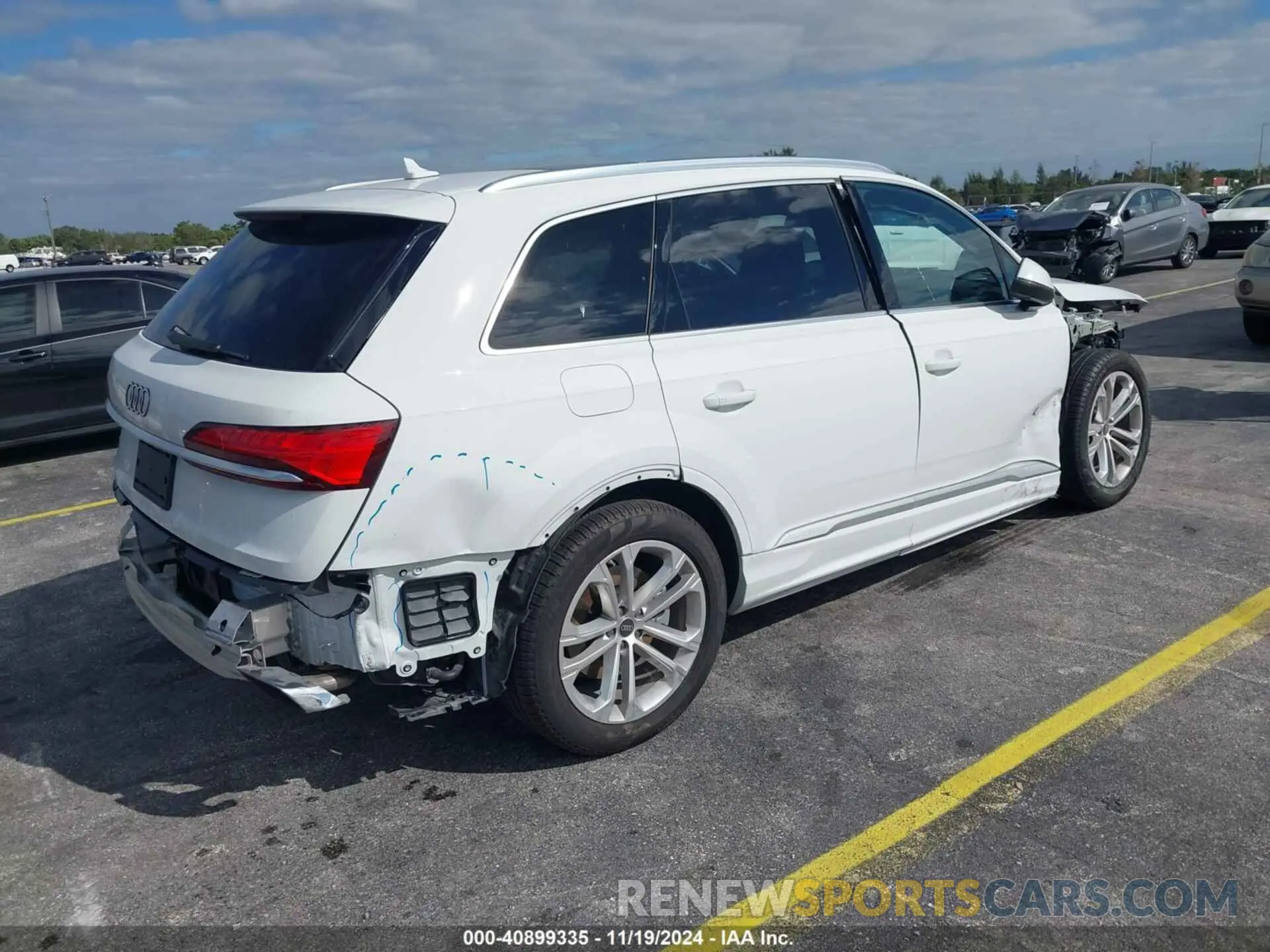 4 Photograph of a damaged car WA1ACBF76SD003289 AUDI Q7 2025
