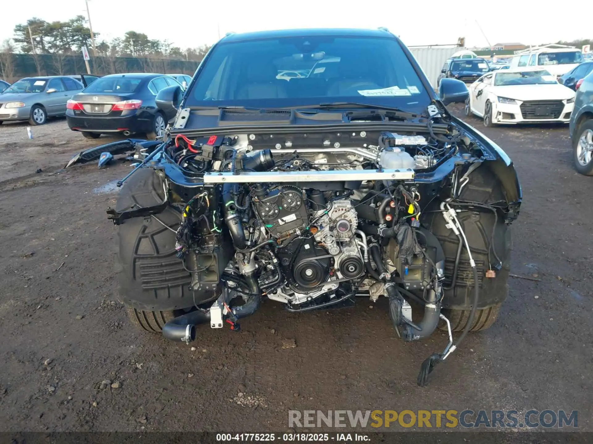 13 Photograph of a damaged car WA1ACBF7XSD020452 AUDI Q7 2025