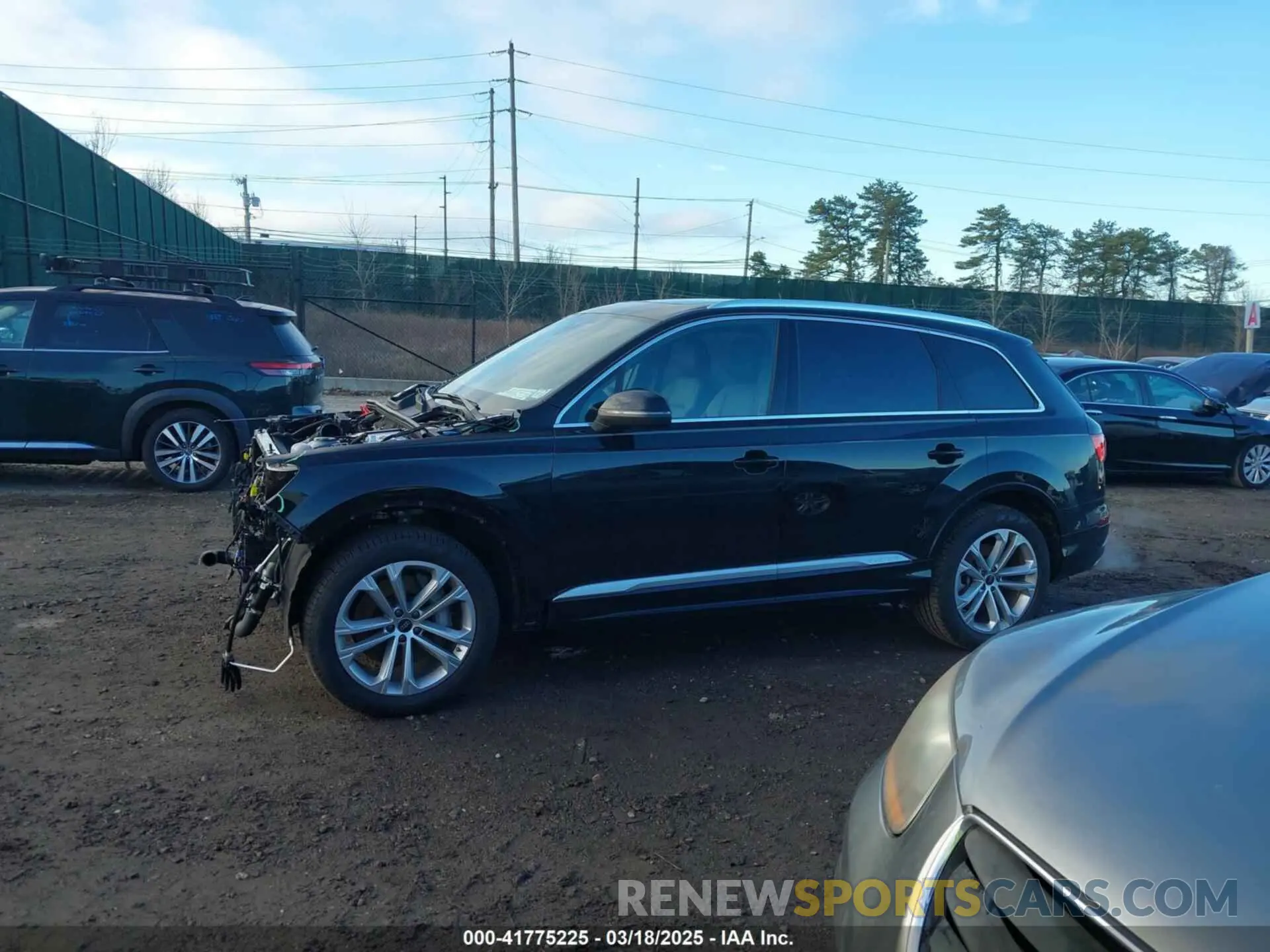 15 Photograph of a damaged car WA1ACBF7XSD020452 AUDI Q7 2025