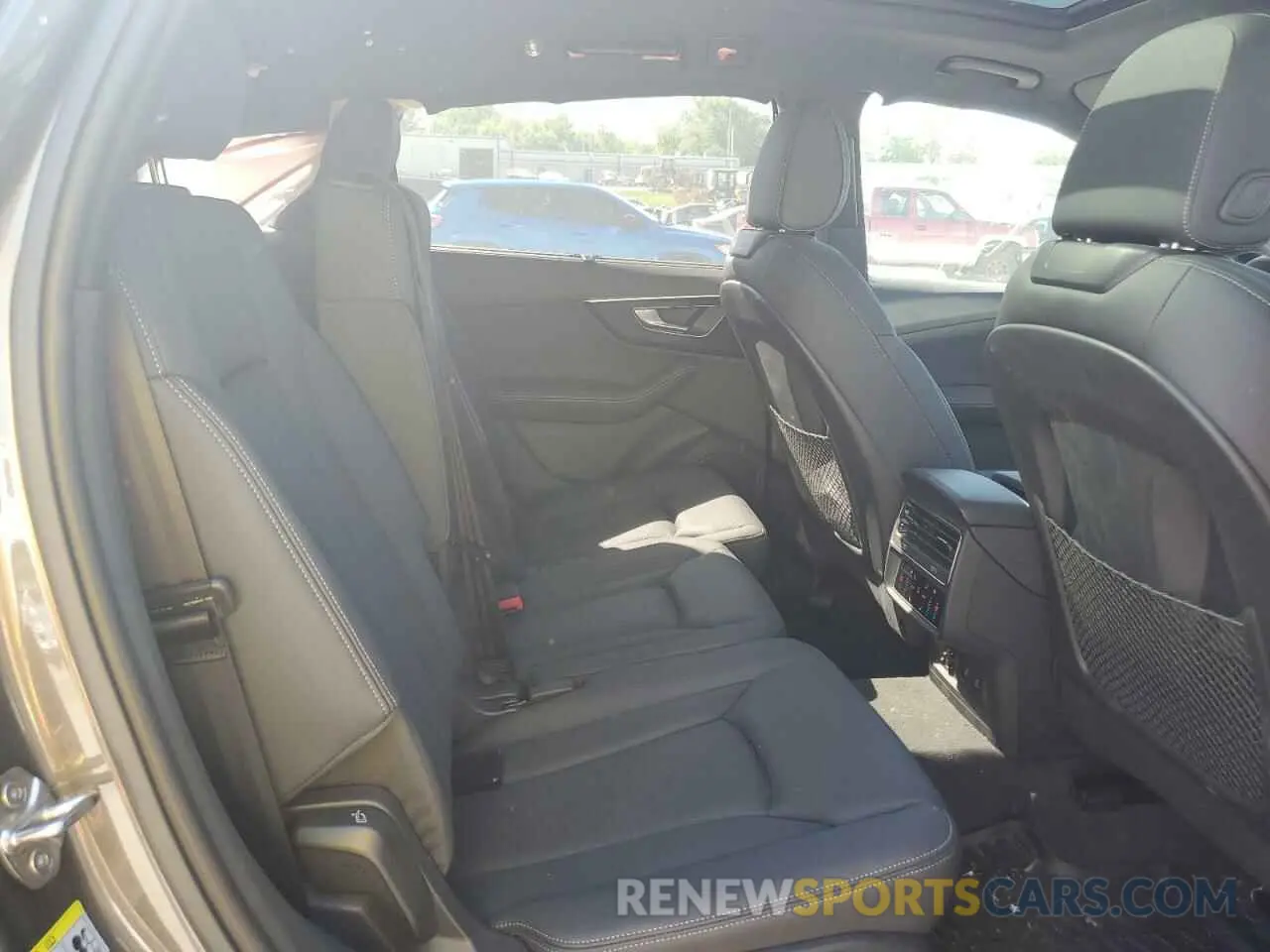 11 Photograph of a damaged car WA1LCBF75SD008363 AUDI Q7 2025