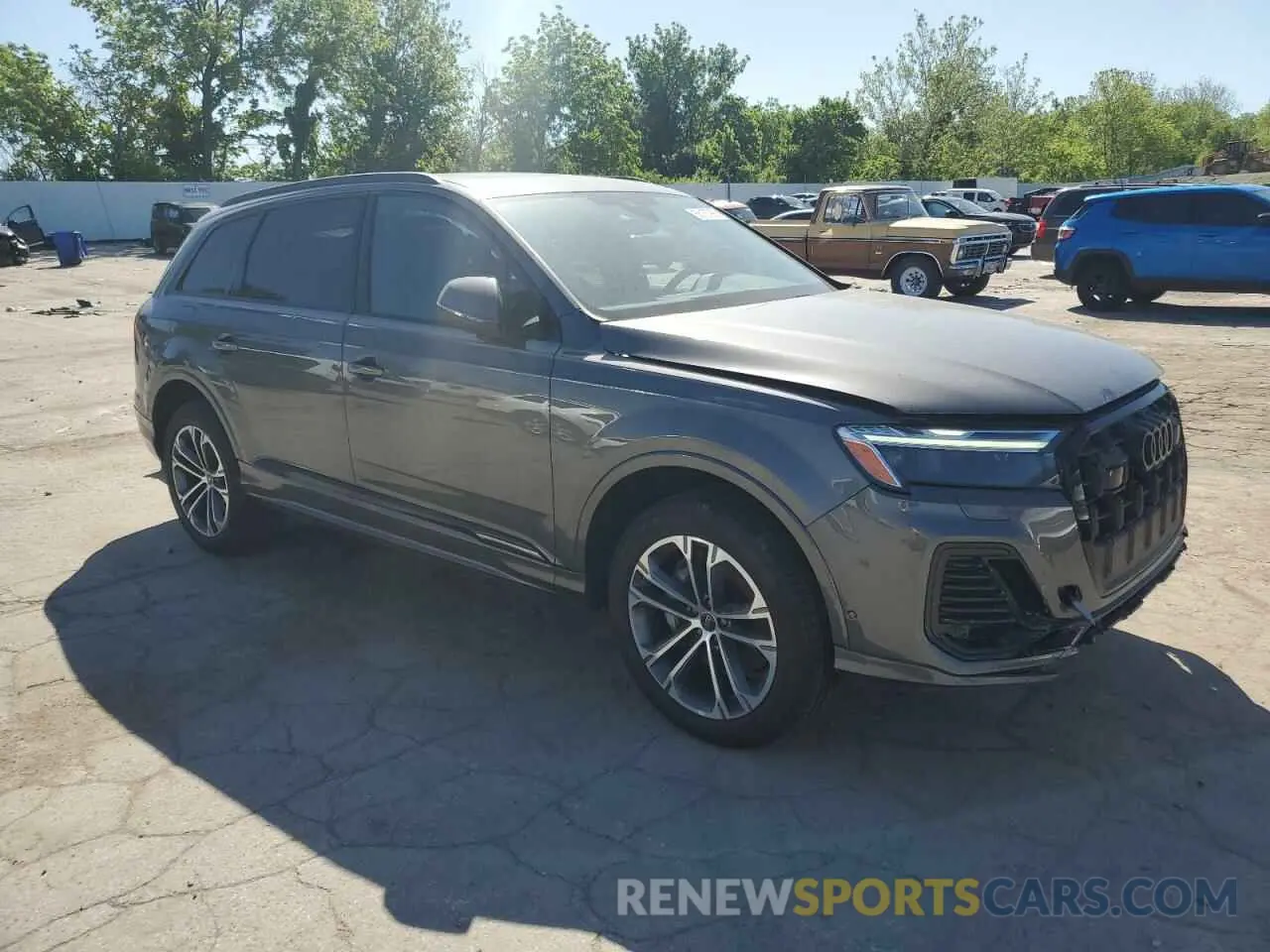 4 Photograph of a damaged car WA1LCBF75SD008363 AUDI Q7 2025