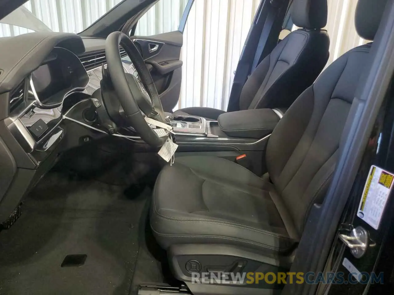 7 Photograph of a damaged car WA1LCBF76SD004452 AUDI Q7 2025