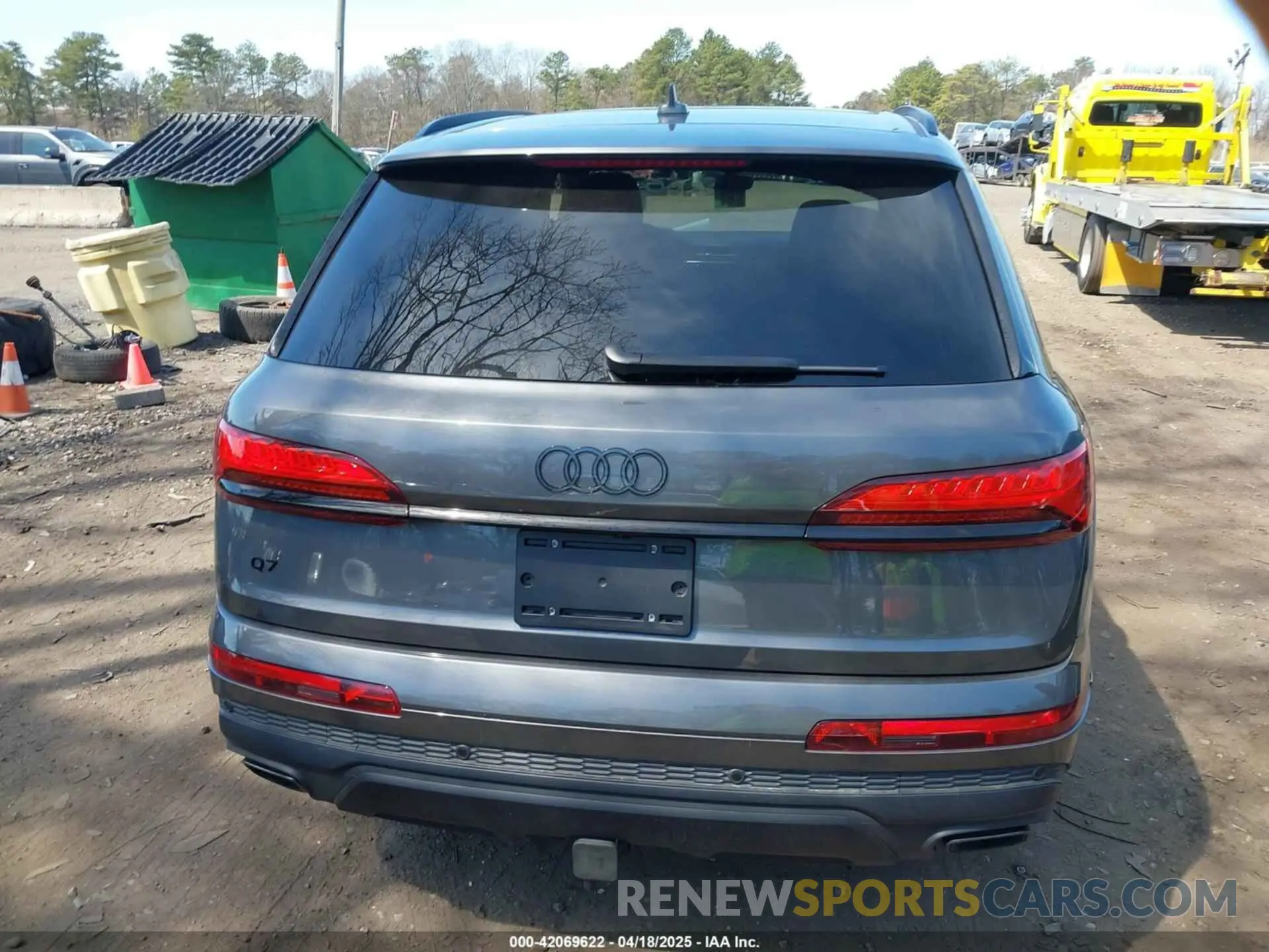 16 Photograph of a damaged car WA1LCBF7XSD002798 AUDI Q7 2025