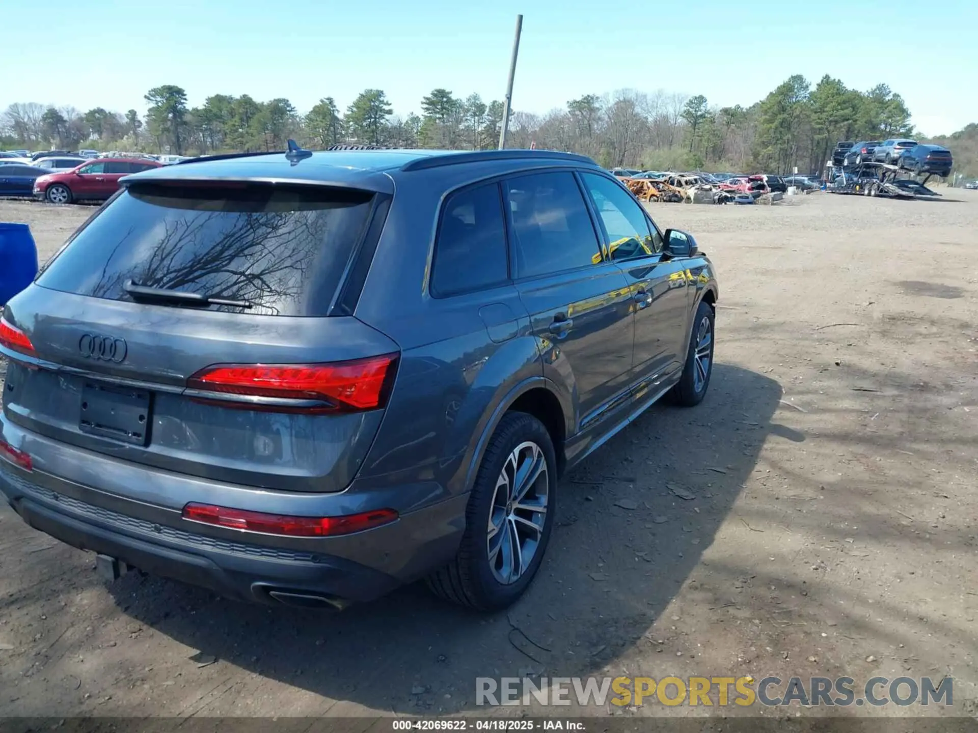 4 Photograph of a damaged car WA1LCBF7XSD002798 AUDI Q7 2025