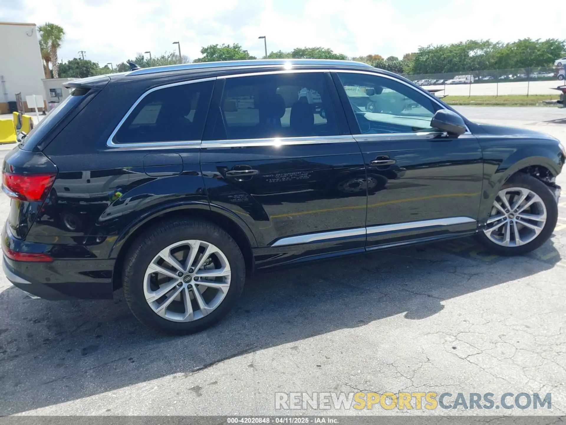 13 Photograph of a damaged car WA1LVBF71SD015398 AUDI Q7 2025