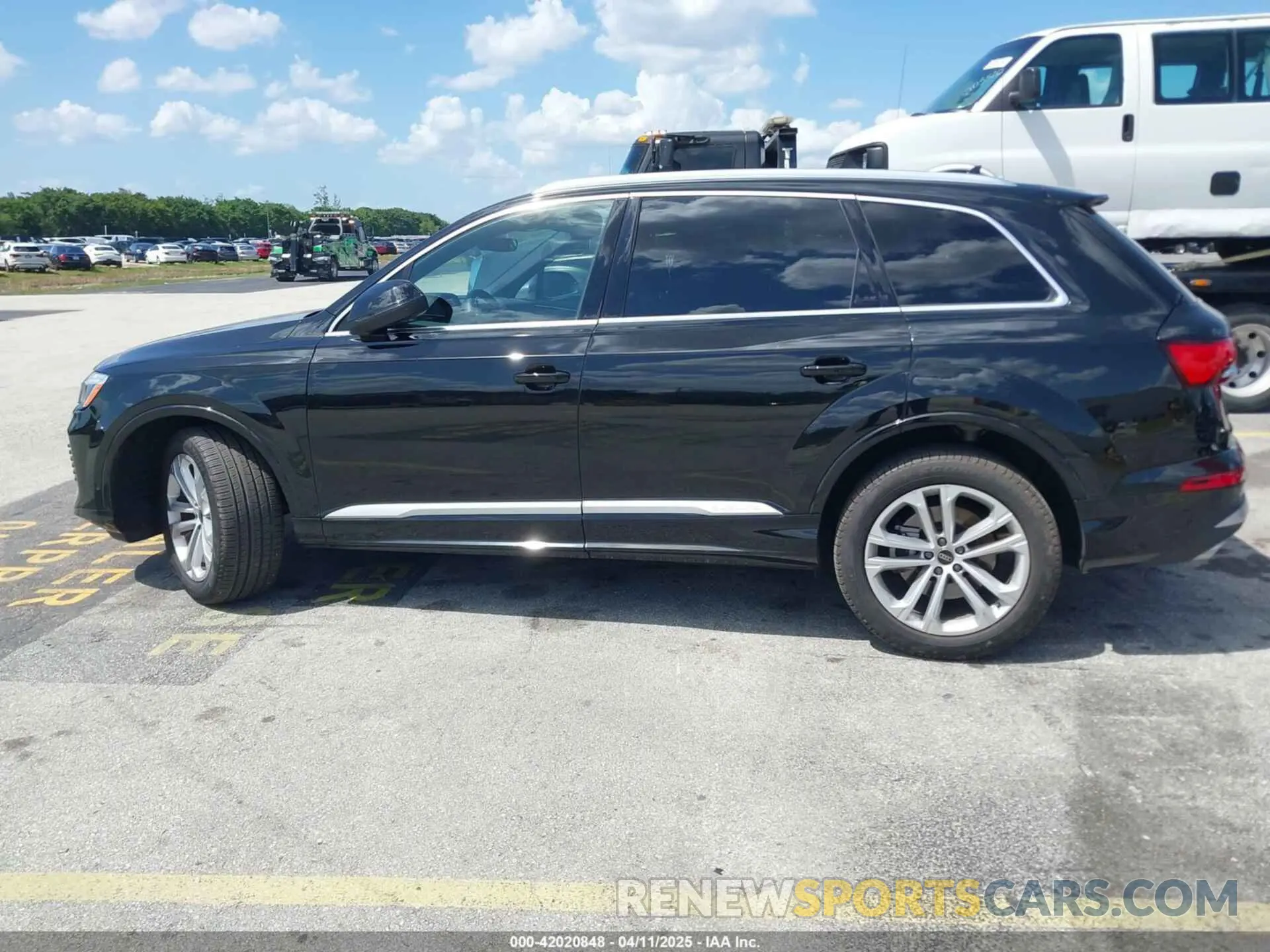 14 Photograph of a damaged car WA1LVBF71SD015398 AUDI Q7 2025