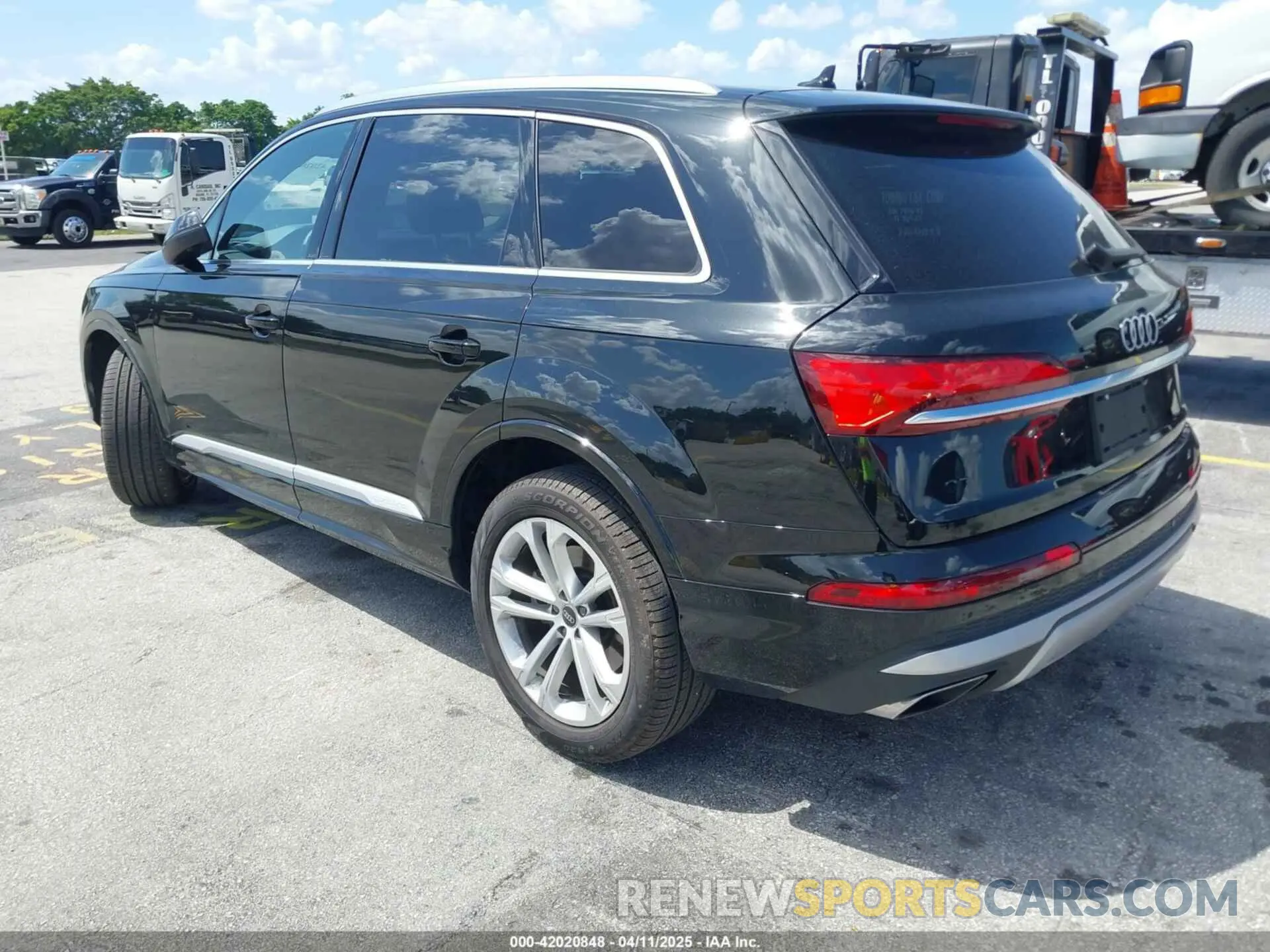 3 Photograph of a damaged car WA1LVBF71SD015398 AUDI Q7 2025