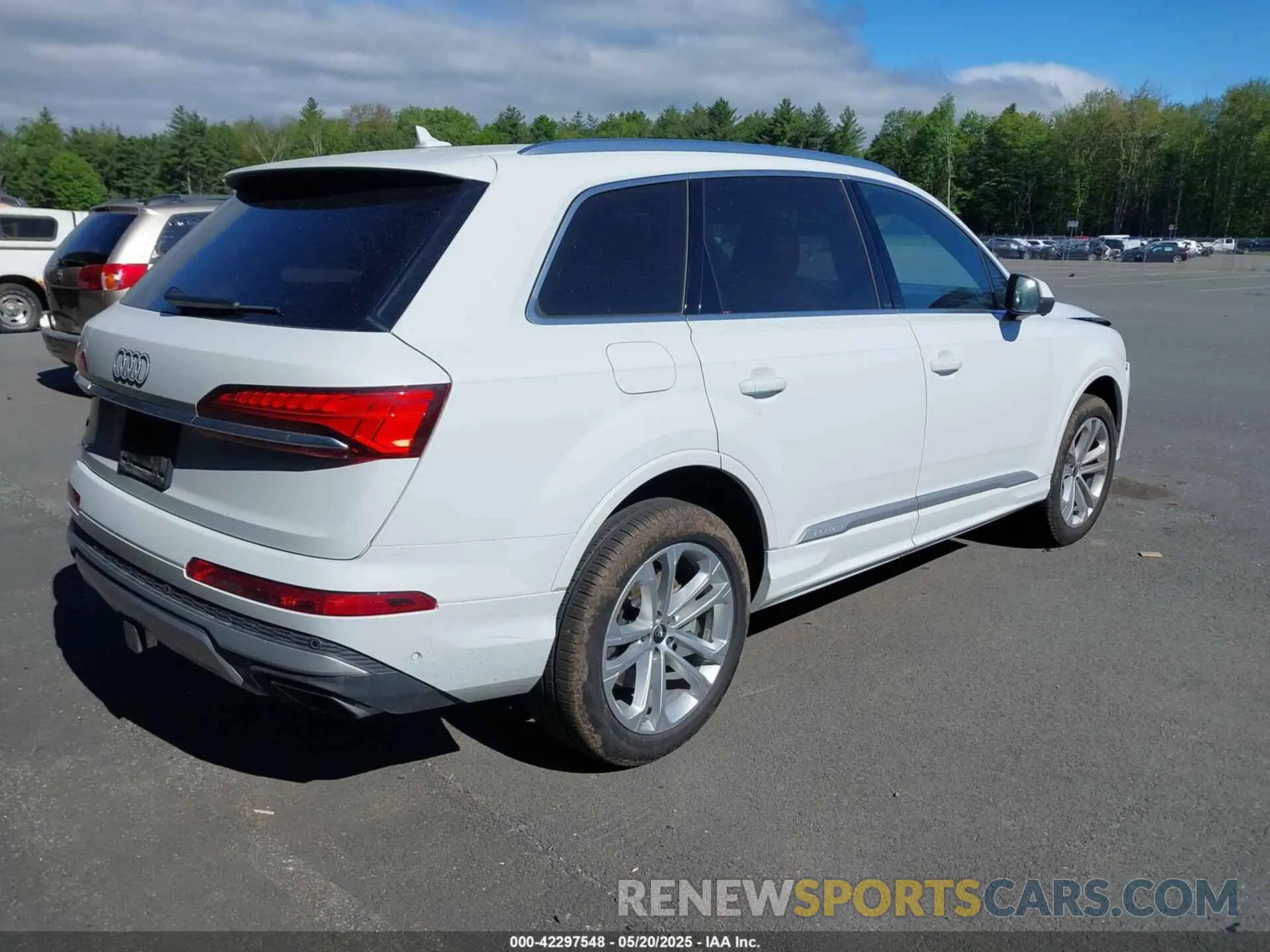 4 Photograph of a damaged car WA1LVBF73SD010641 AUDI Q7 2025