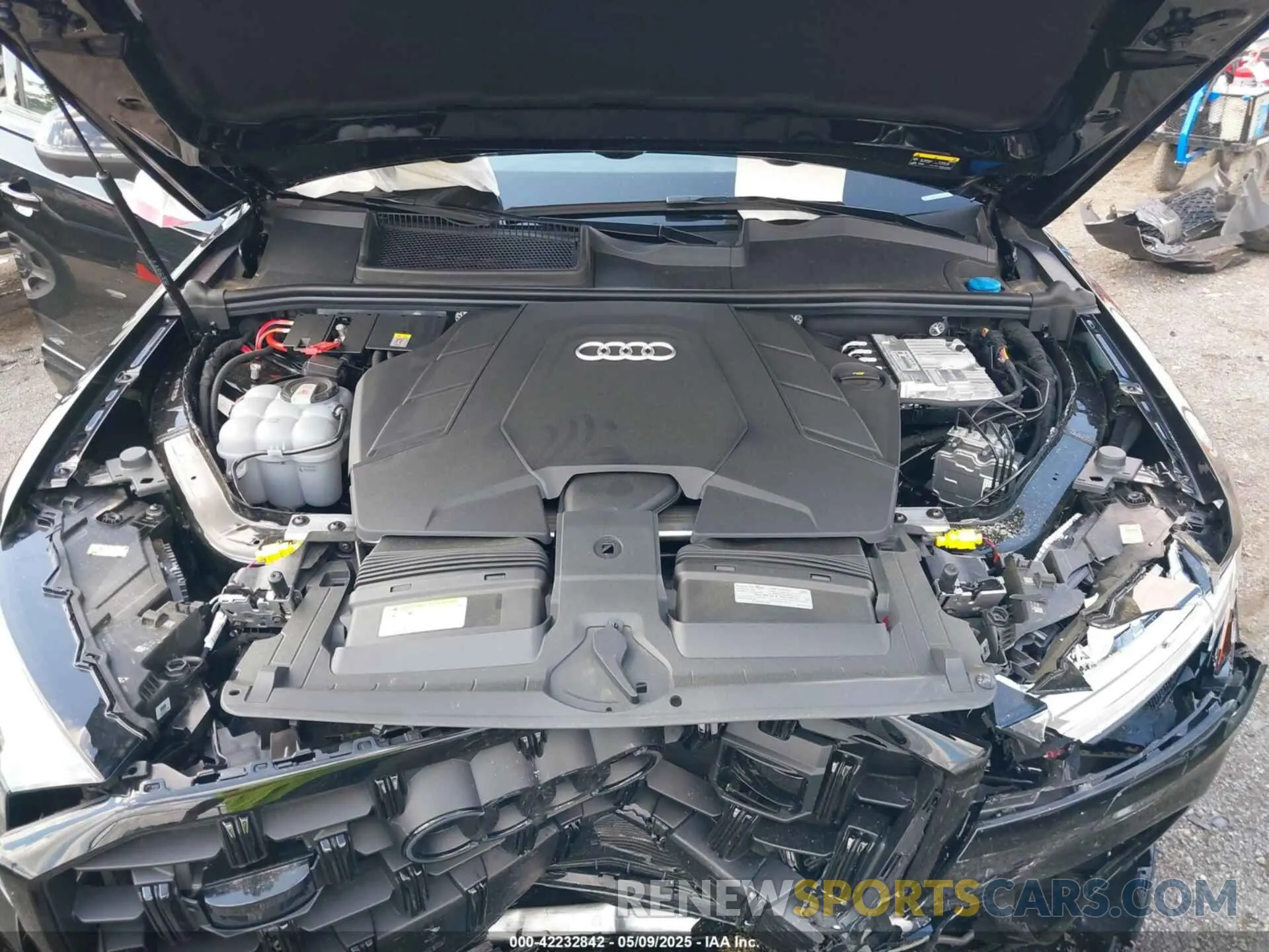 10 Photograph of a damaged car WA1LVBF73SD024894 AUDI Q7 2025