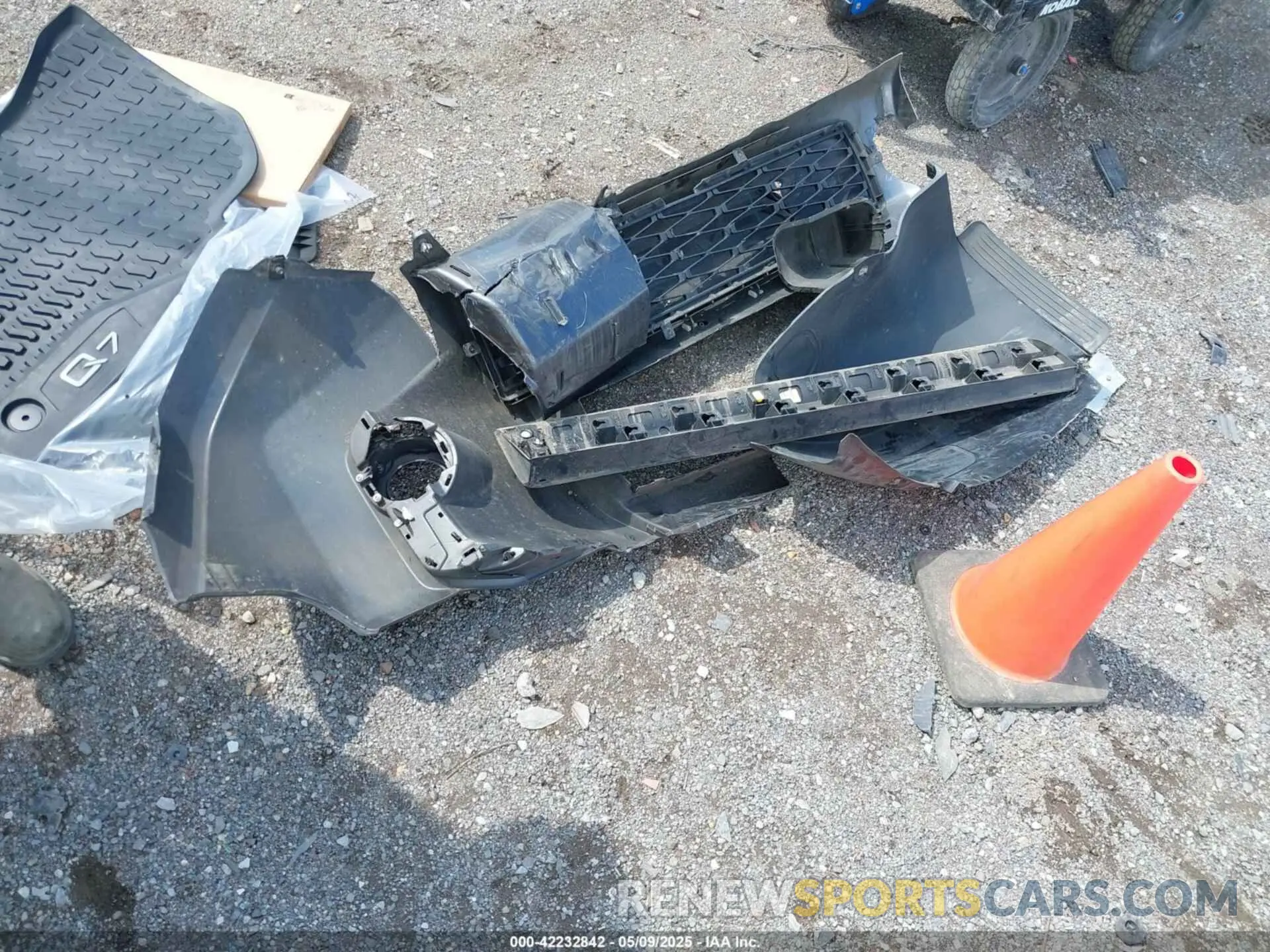 11 Photograph of a damaged car WA1LVBF73SD024894 AUDI Q7 2025