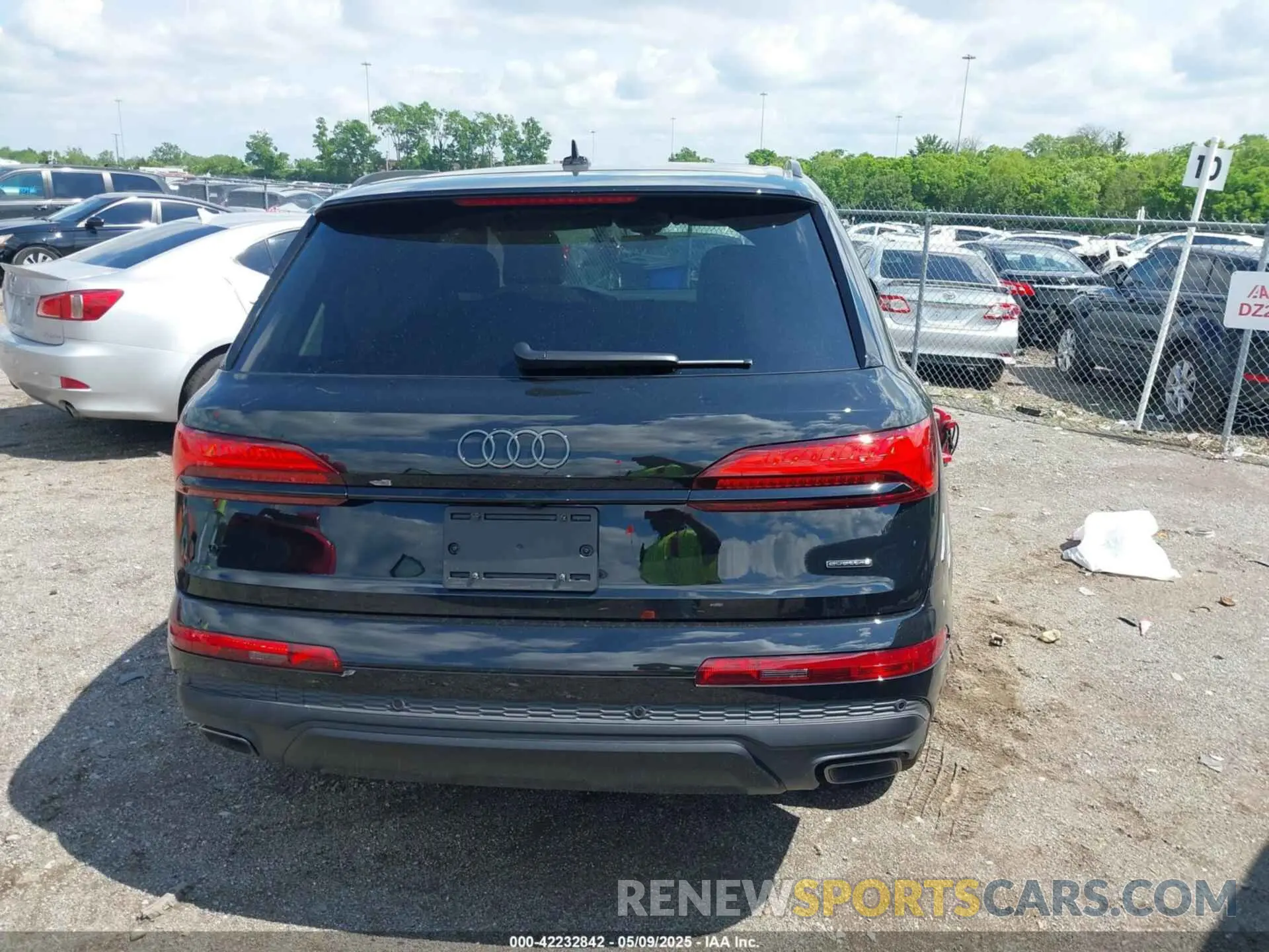 16 Photograph of a damaged car WA1LVBF73SD024894 AUDI Q7 2025