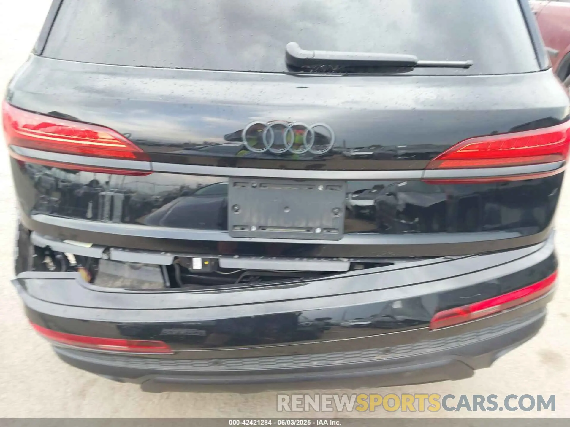 17 Photograph of a damaged car WA1LVBF76SD005899 AUDI Q7 2025
