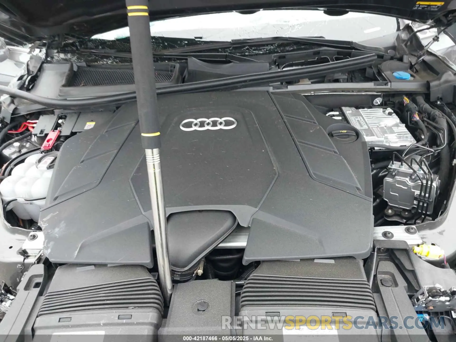 10 Photograph of a damaged car WA1LVBF7XSD017201 AUDI Q7 2025