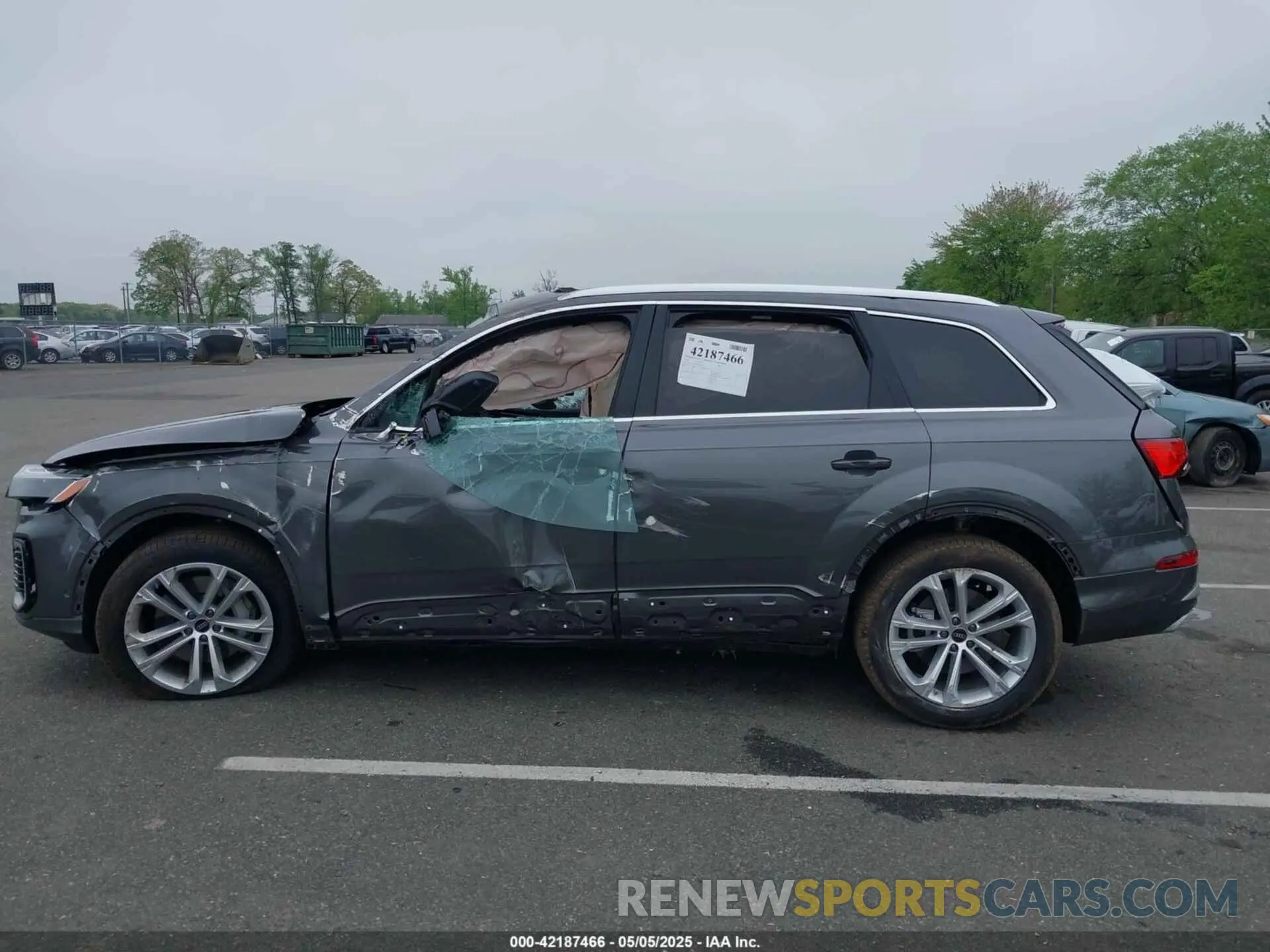 13 Photograph of a damaged car WA1LVBF7XSD017201 AUDI Q7 2025