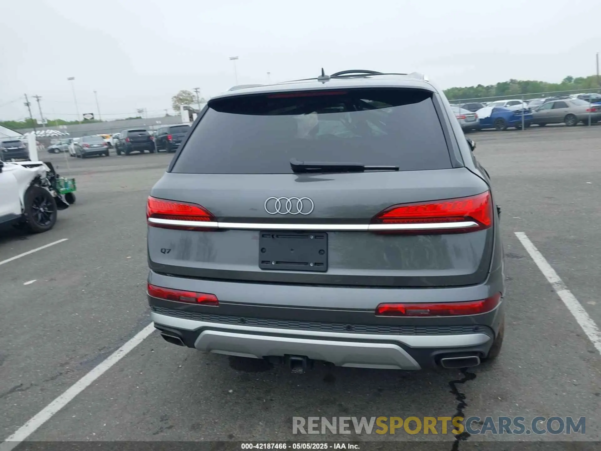 15 Photograph of a damaged car WA1LVBF7XSD017201 AUDI Q7 2025