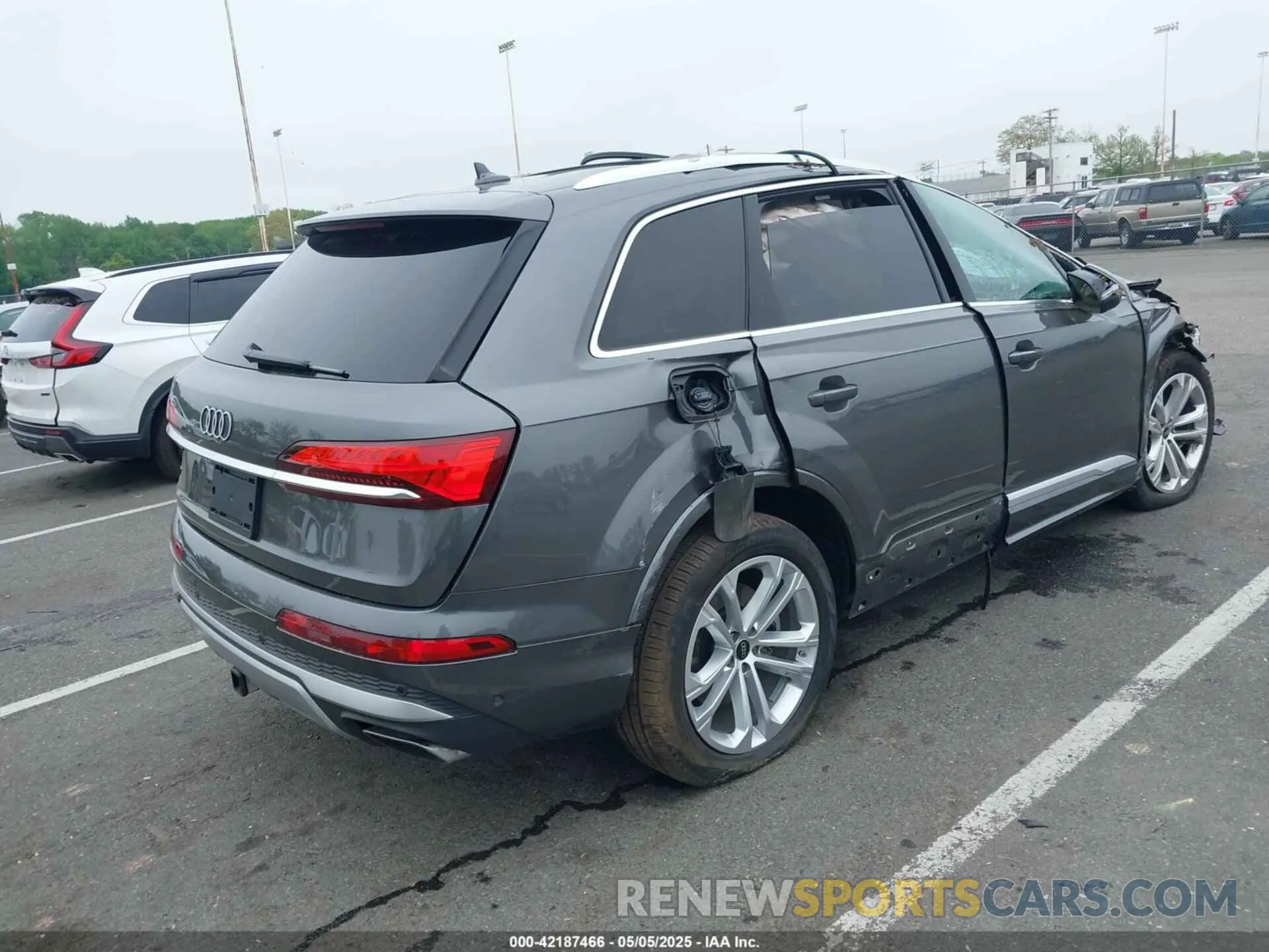 4 Photograph of a damaged car WA1LVBF7XSD017201 AUDI Q7 2025
