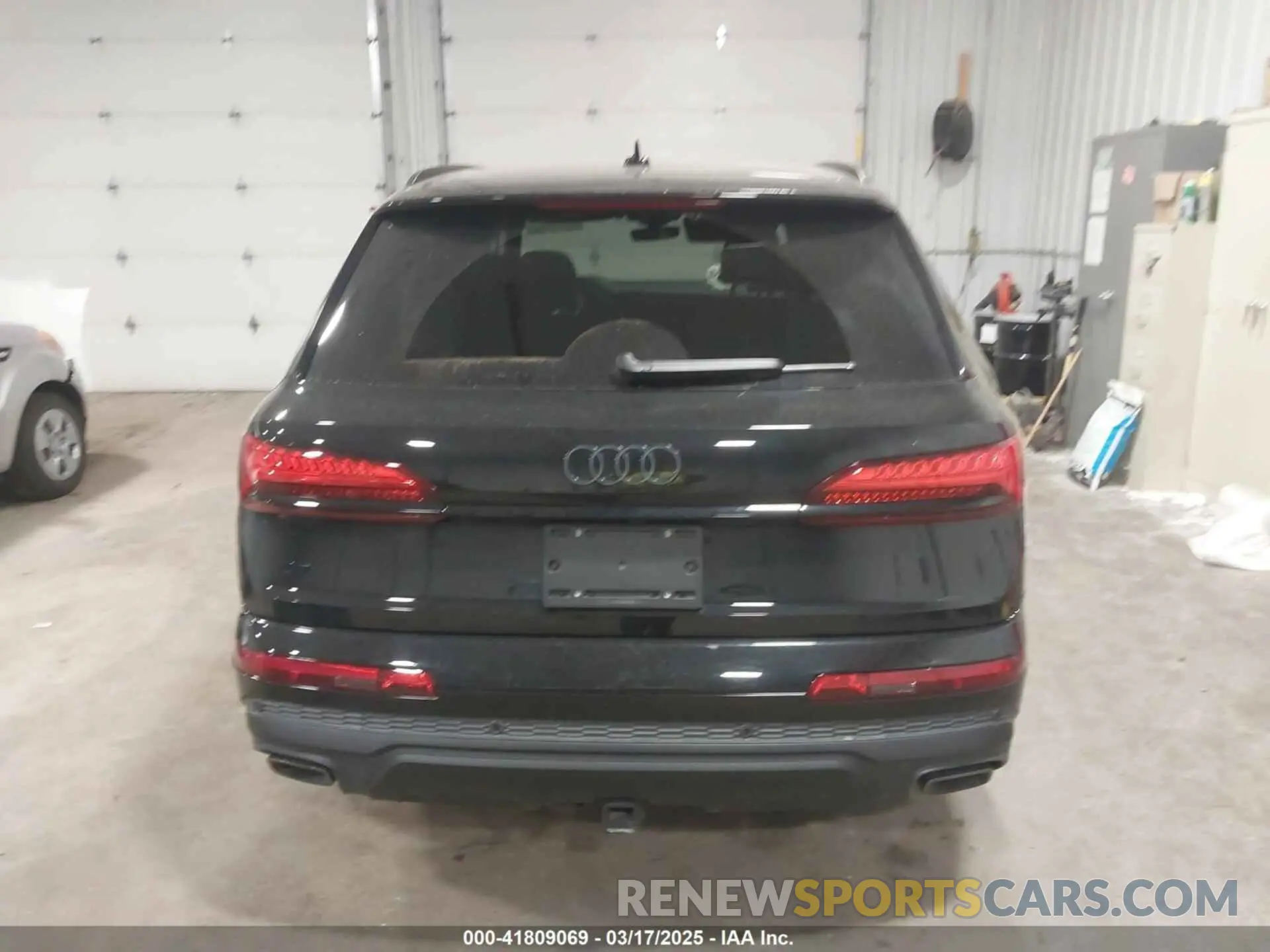 16 Photograph of a damaged car WA1VVBF74SD010351 AUDI Q7 2025