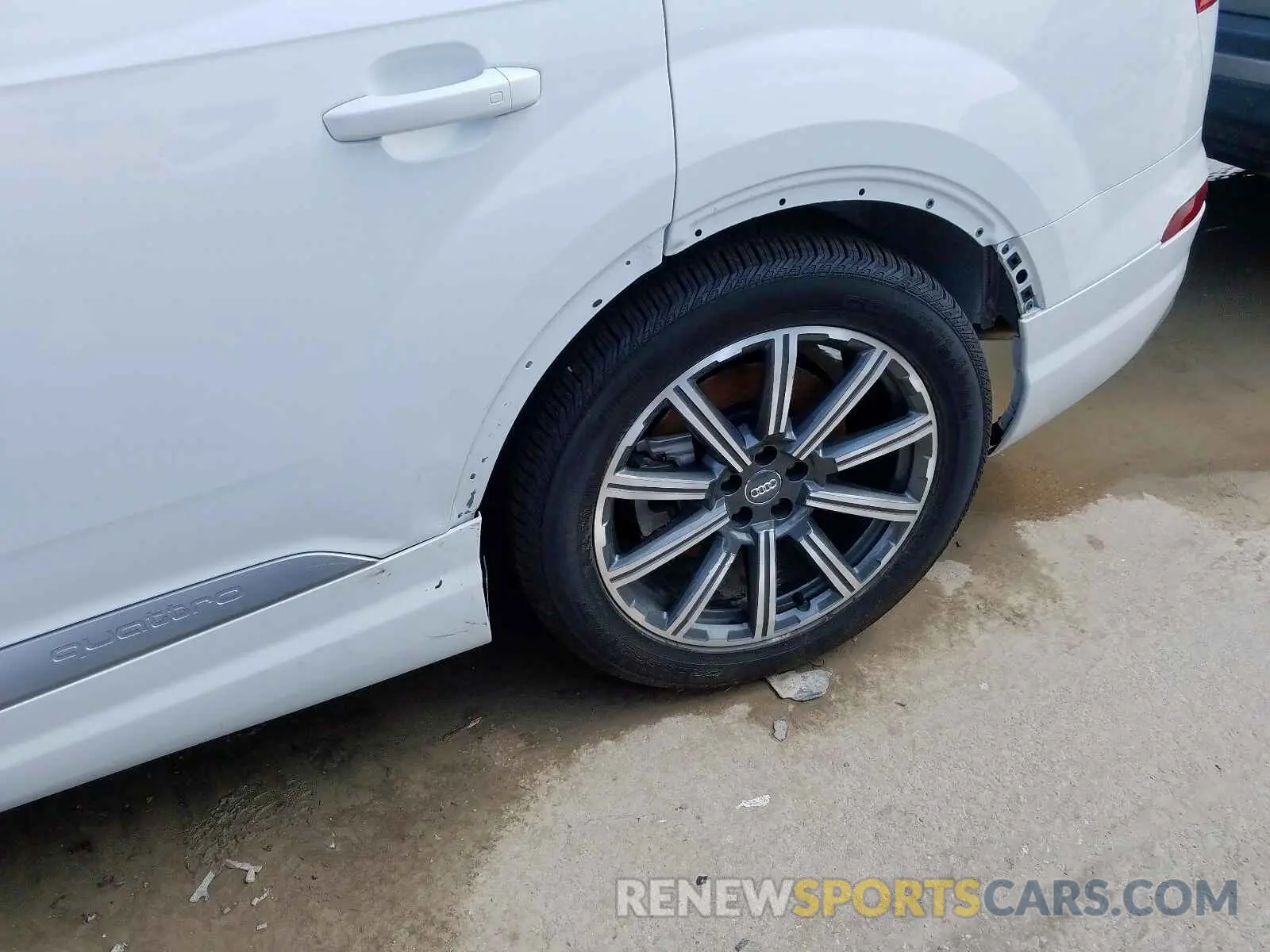 9 Photograph of a damaged car WA1LAAF7XKD048261 AUDI Q7 PREMIUM 2019