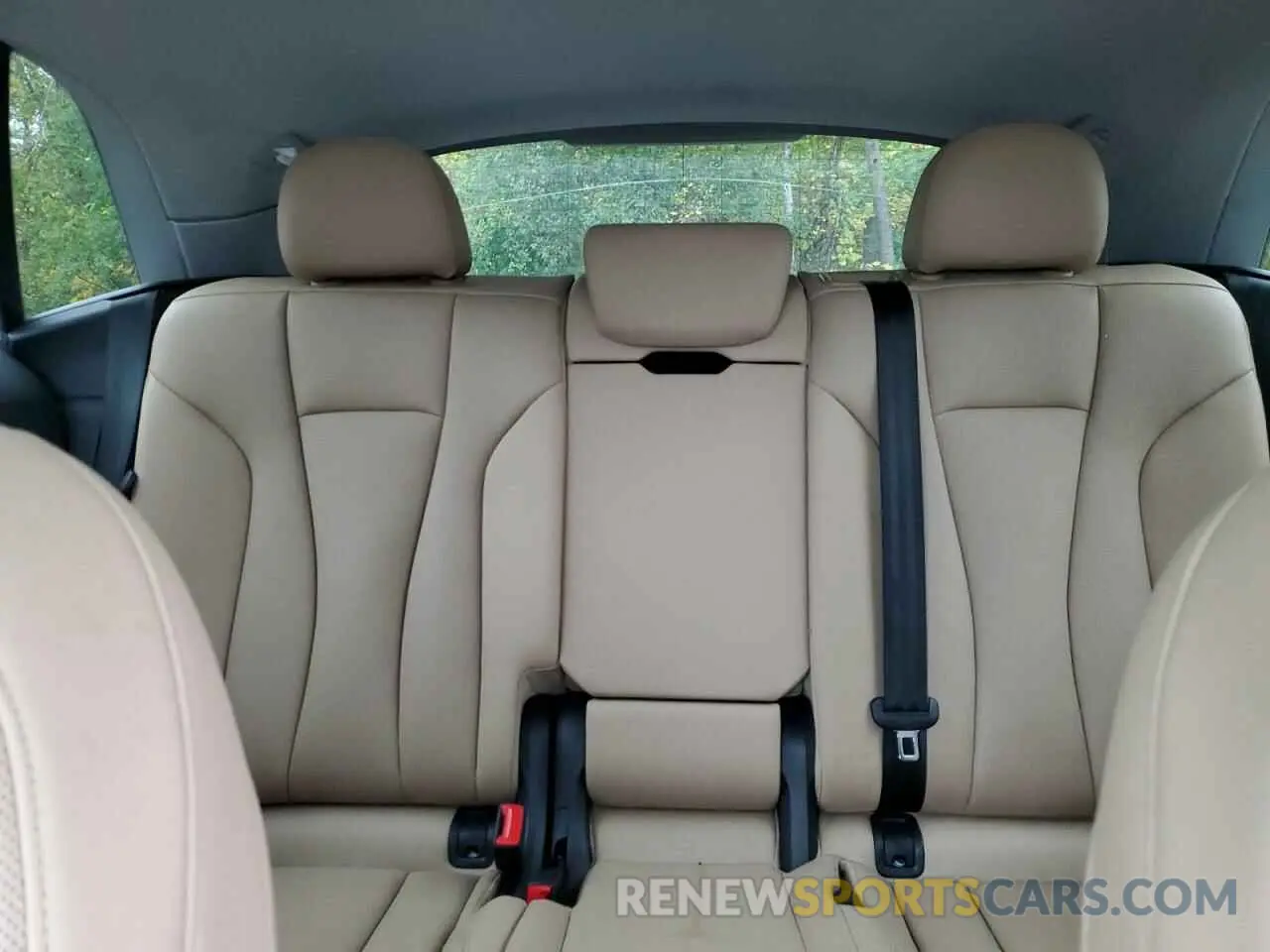 10 Photograph of a damaged car WA1AVAF13KD035553 AUDI Q8 2019