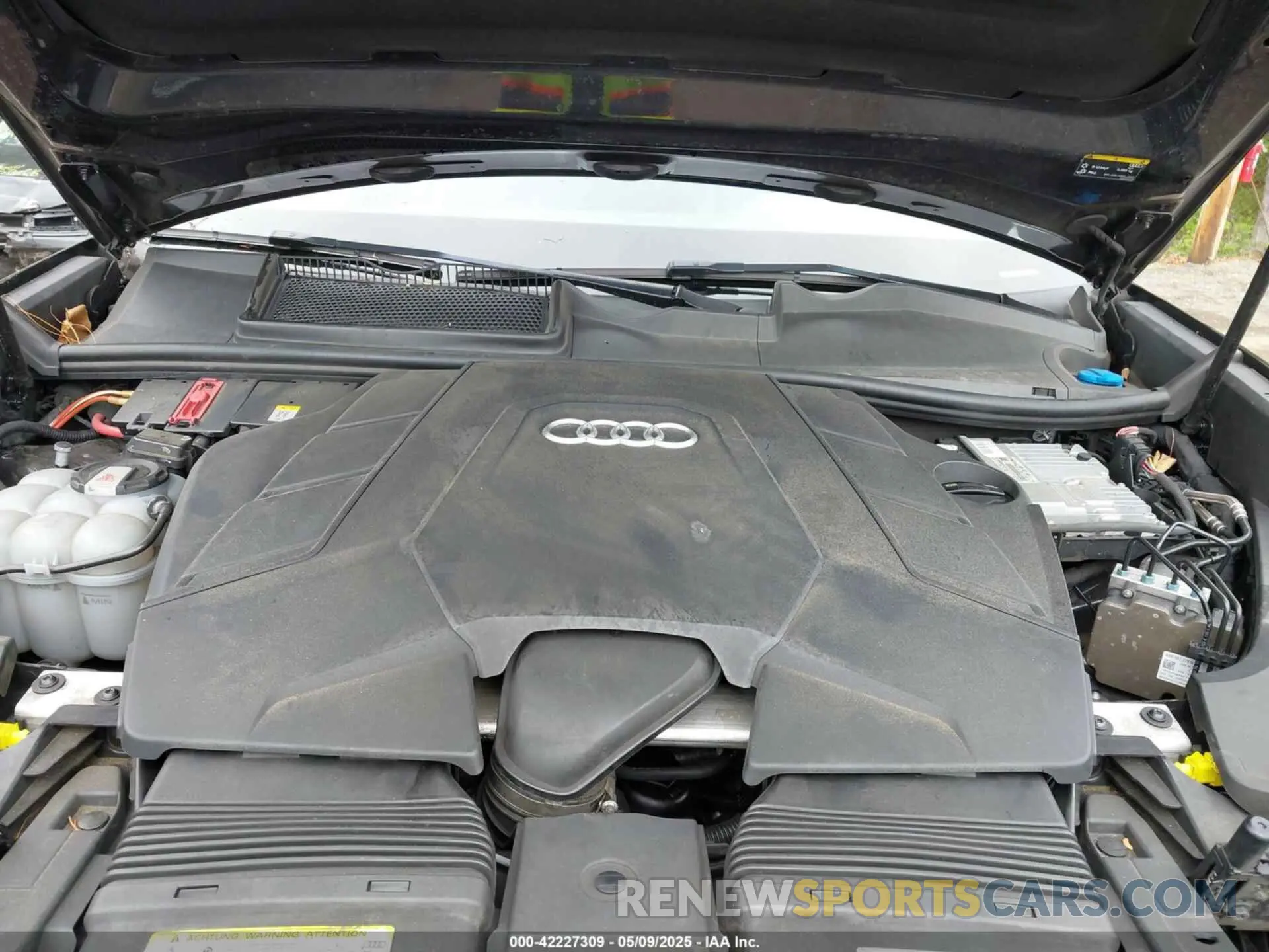 10 Photograph of a damaged car WA1AVAF16KD019301 AUDI Q8 2019