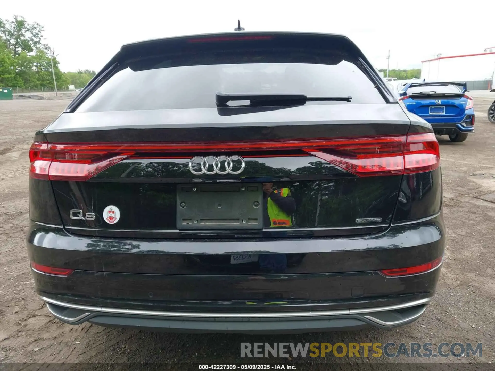 16 Photograph of a damaged car WA1AVAF16KD019301 AUDI Q8 2019
