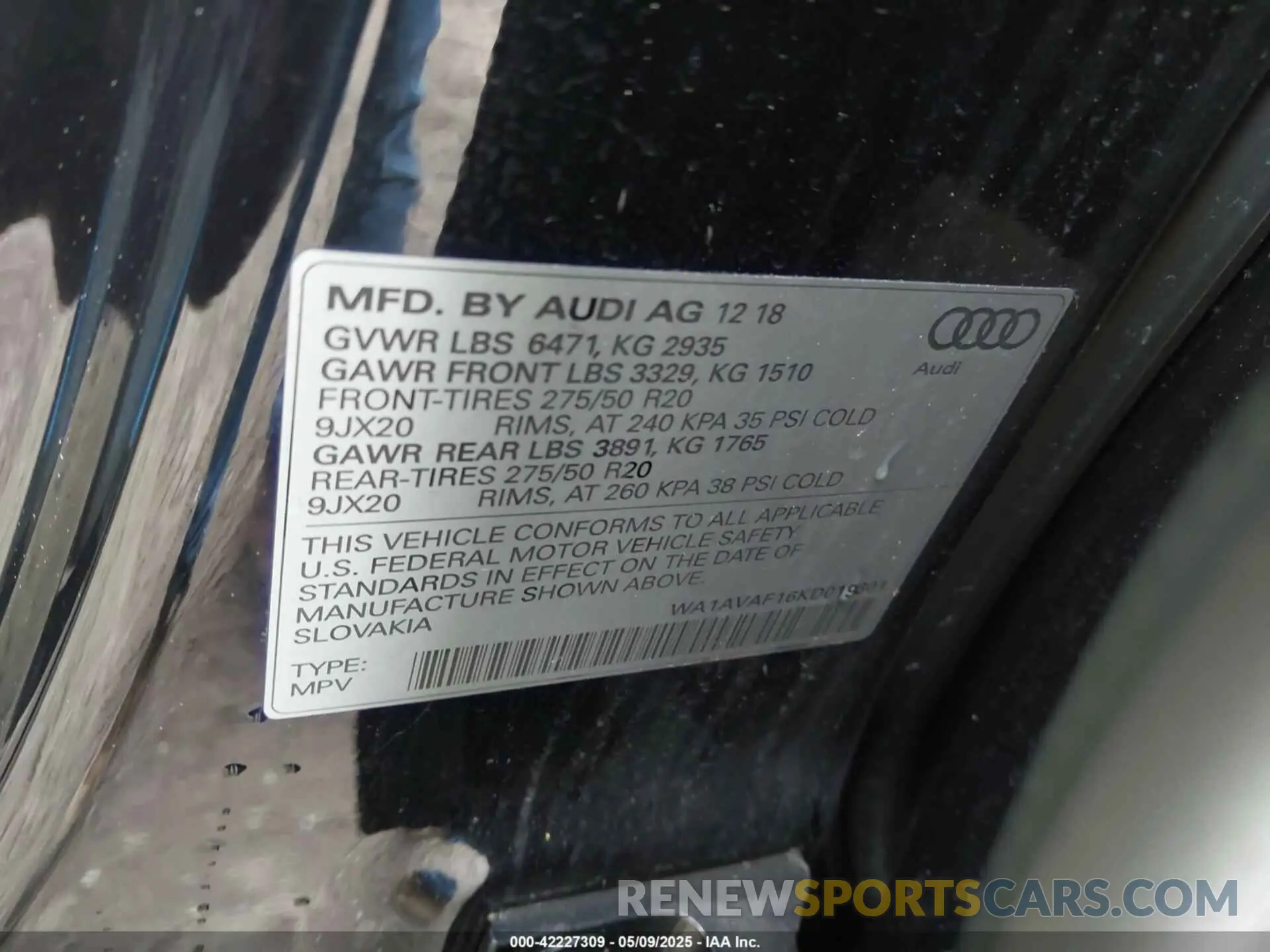 9 Photograph of a damaged car WA1AVAF16KD019301 AUDI Q8 2019