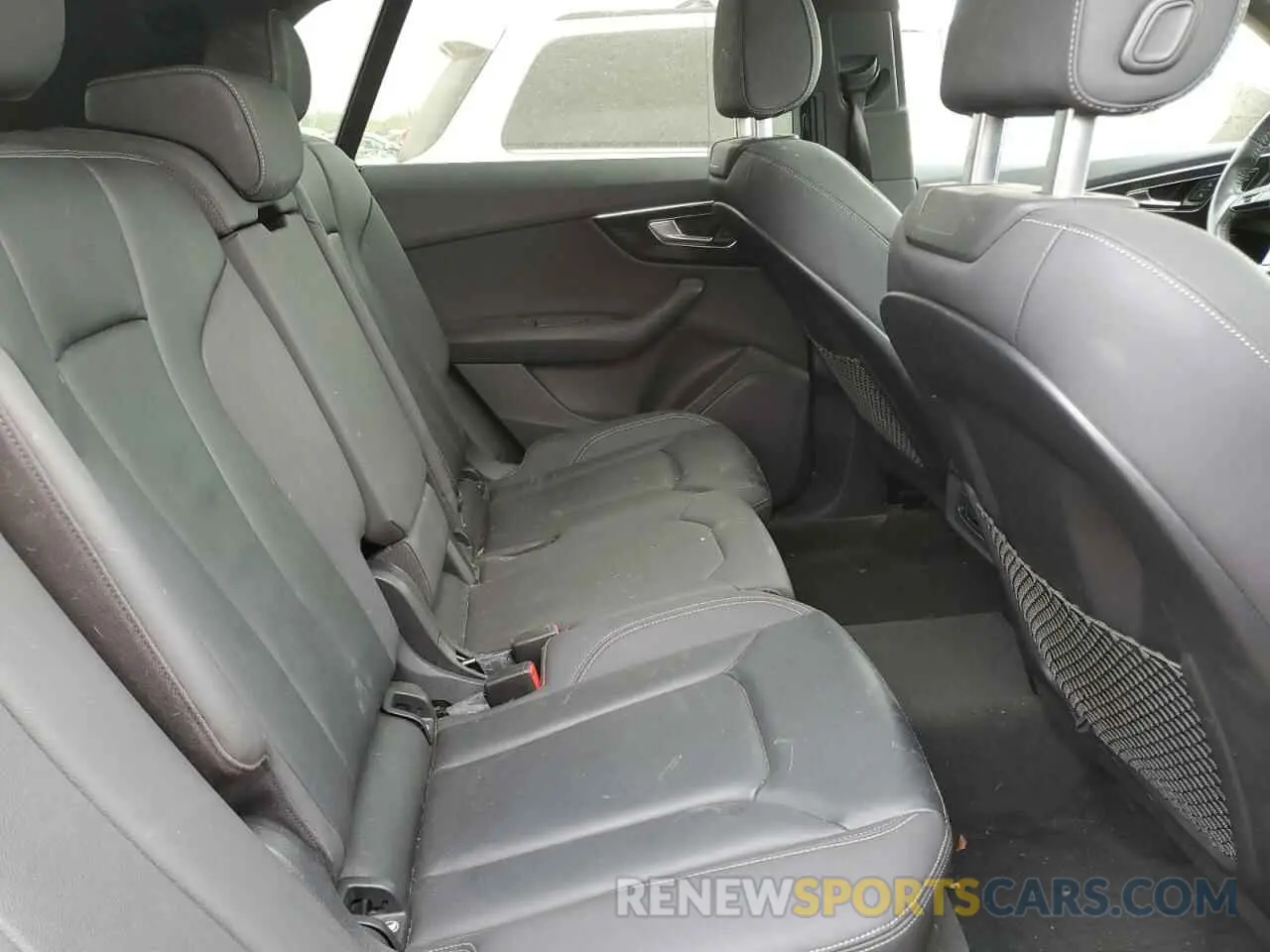 10 Photograph of a damaged car WA1AVAF16KD021288 AUDI Q8 2019