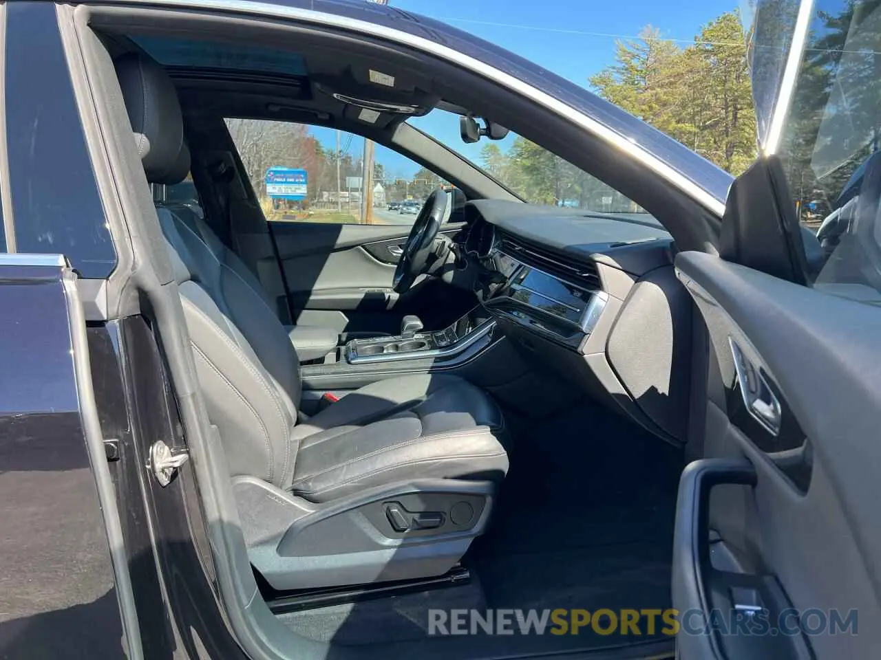 5 Photograph of a damaged car WA1AVAF17KD016018 AUDI Q8 2019