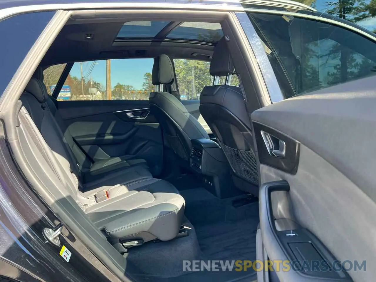 6 Photograph of a damaged car WA1AVAF17KD016018 AUDI Q8 2019