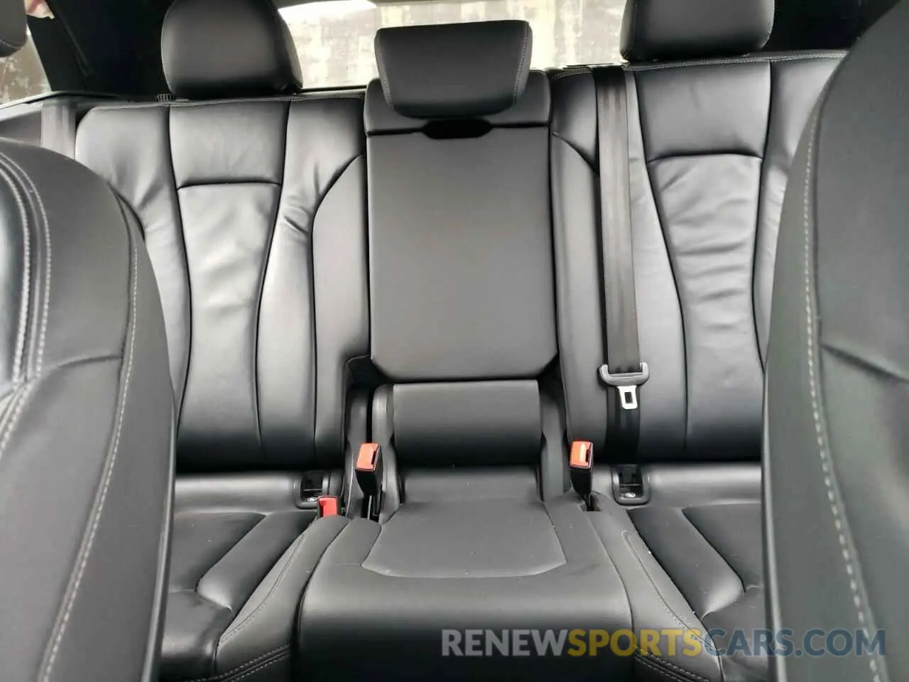 10 Photograph of a damaged car WA1AVAF19KD016537 AUDI Q8 2019
