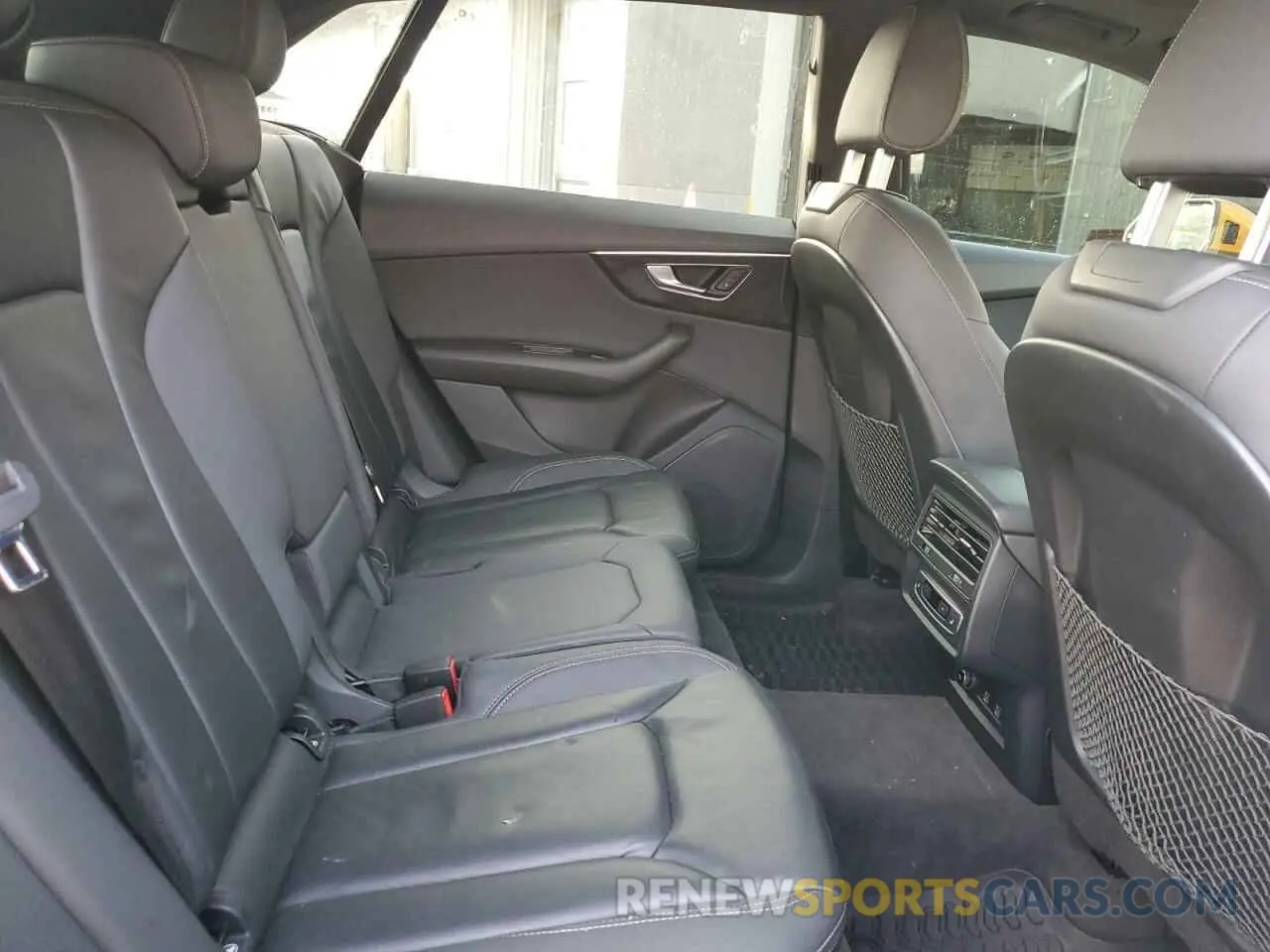 11 Photograph of a damaged car WA1AVAF1XKD008009 AUDI Q8 2019