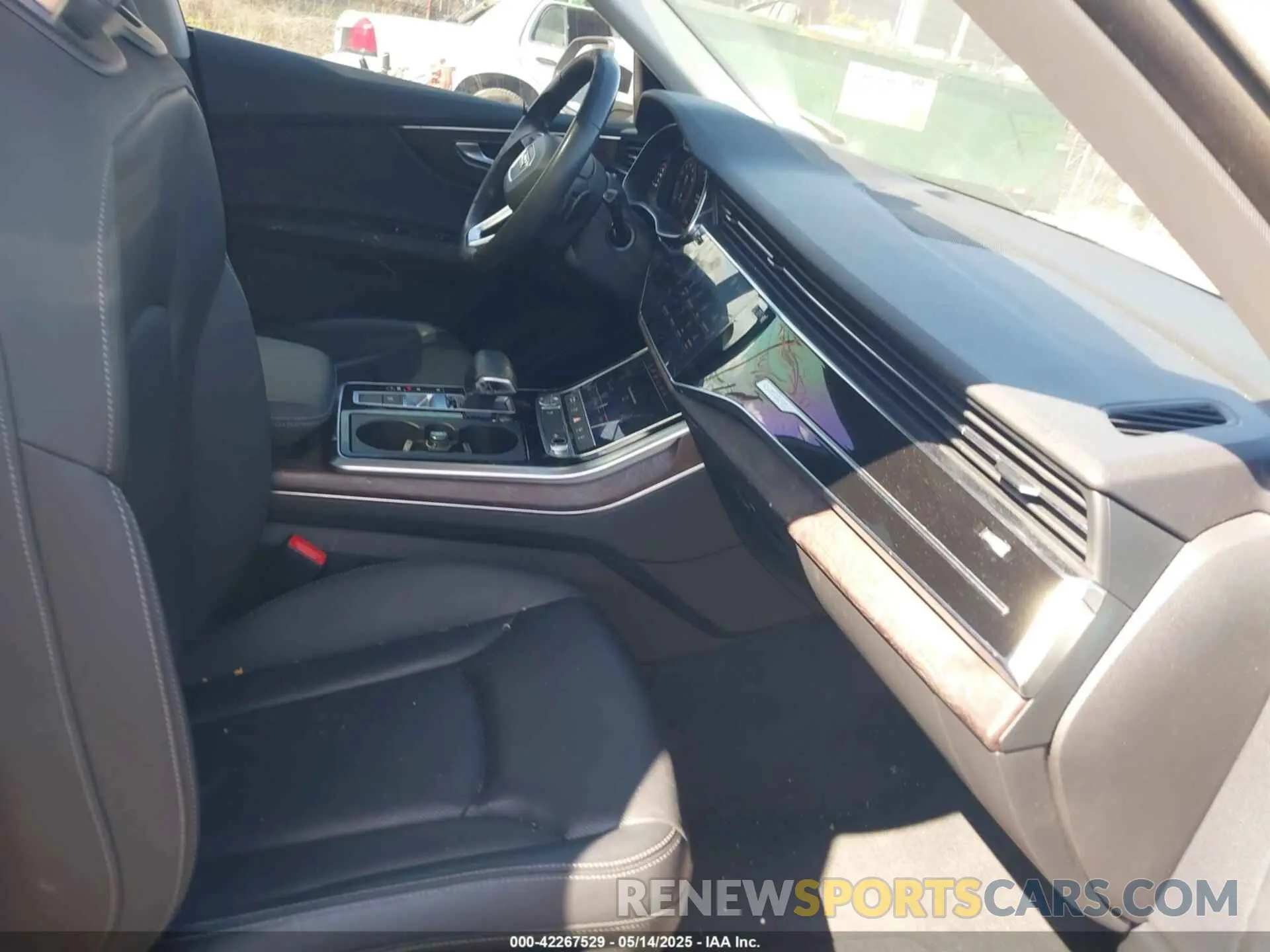 5 Photograph of a damaged car WA1AVAF1XKD014411 AUDI Q8 2019