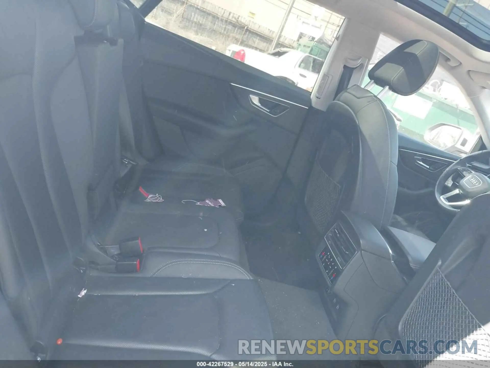 8 Photograph of a damaged car WA1AVAF1XKD014411 AUDI Q8 2019