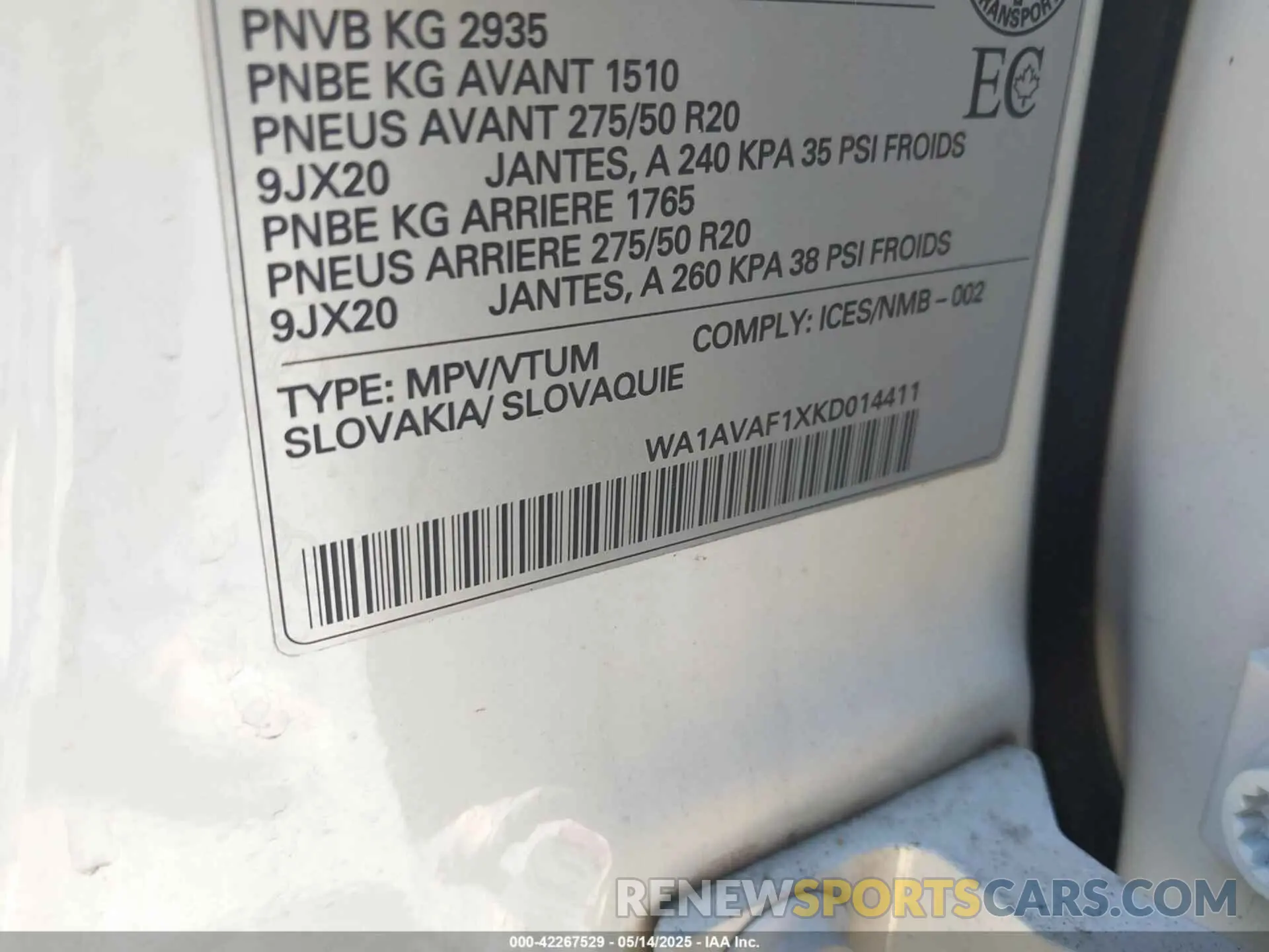 9 Photograph of a damaged car WA1AVAF1XKD014411 AUDI Q8 2019
