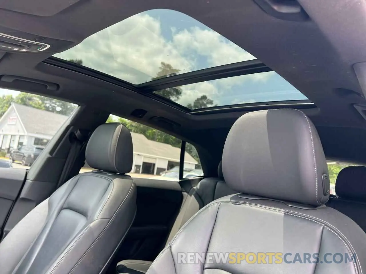 9 Photograph of a damaged car WA1AVAF1XKD017700 AUDI Q8 2019