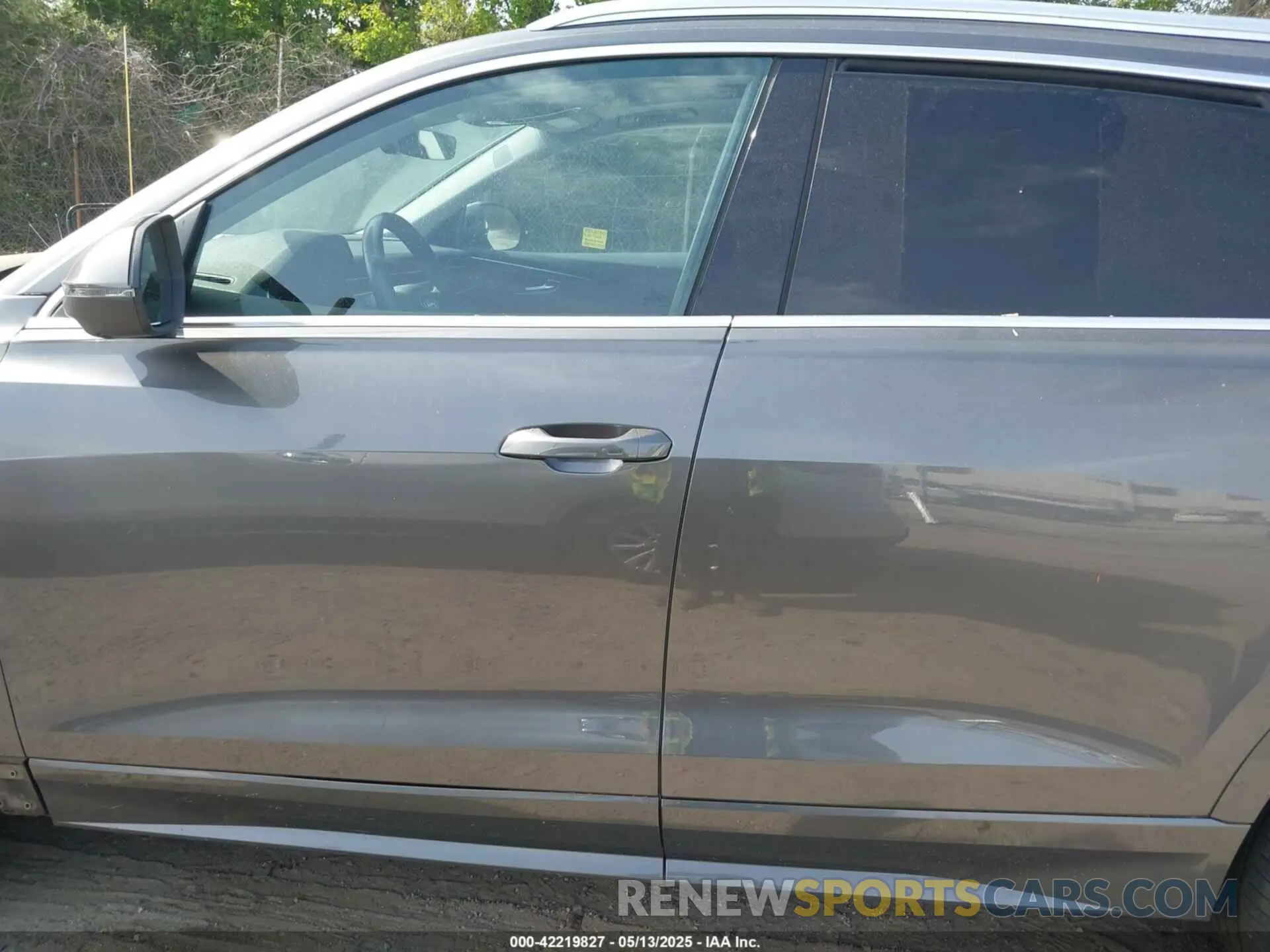 14 Photograph of a damaged car WA1BVAF10KD008895 AUDI Q8 2019