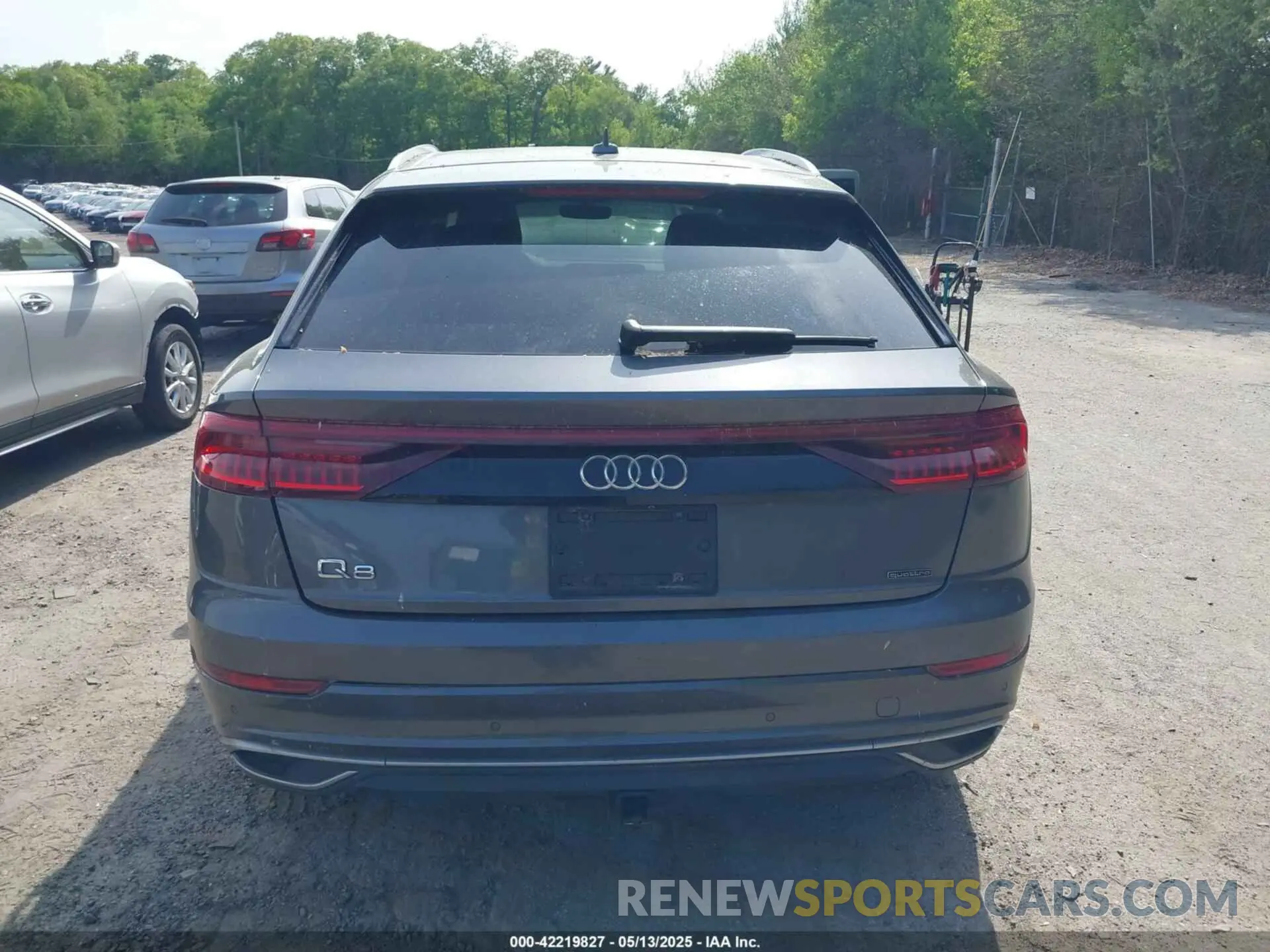 16 Photograph of a damaged car WA1BVAF10KD008895 AUDI Q8 2019