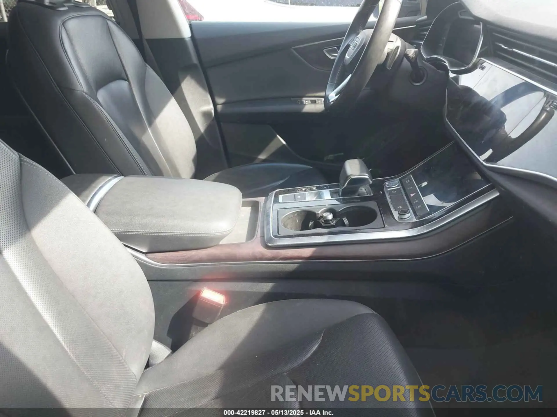 5 Photograph of a damaged car WA1BVAF10KD008895 AUDI Q8 2019
