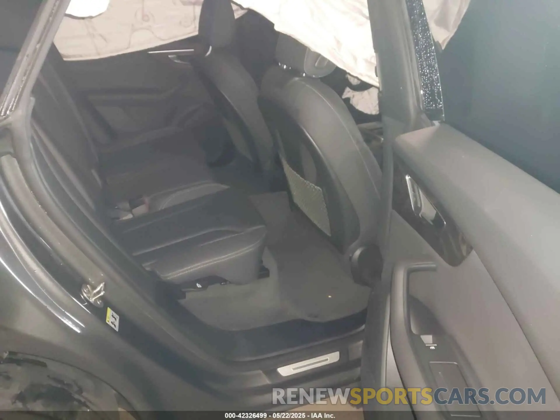 8 Photograph of a damaged car WA1BVAF10KD010002 AUDI Q8 2019